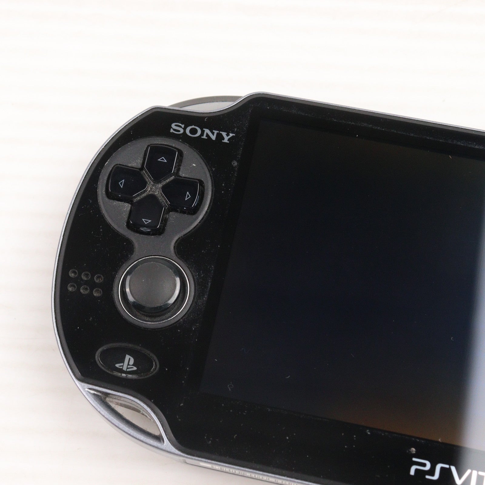 【中古即納】[PSVita] (本体) PlayStation Vita(プレイステーション ヴィータ) Wi-Fiモデル クリスタル・ブラック SCE(PCH-1000ZA01)(20111217)