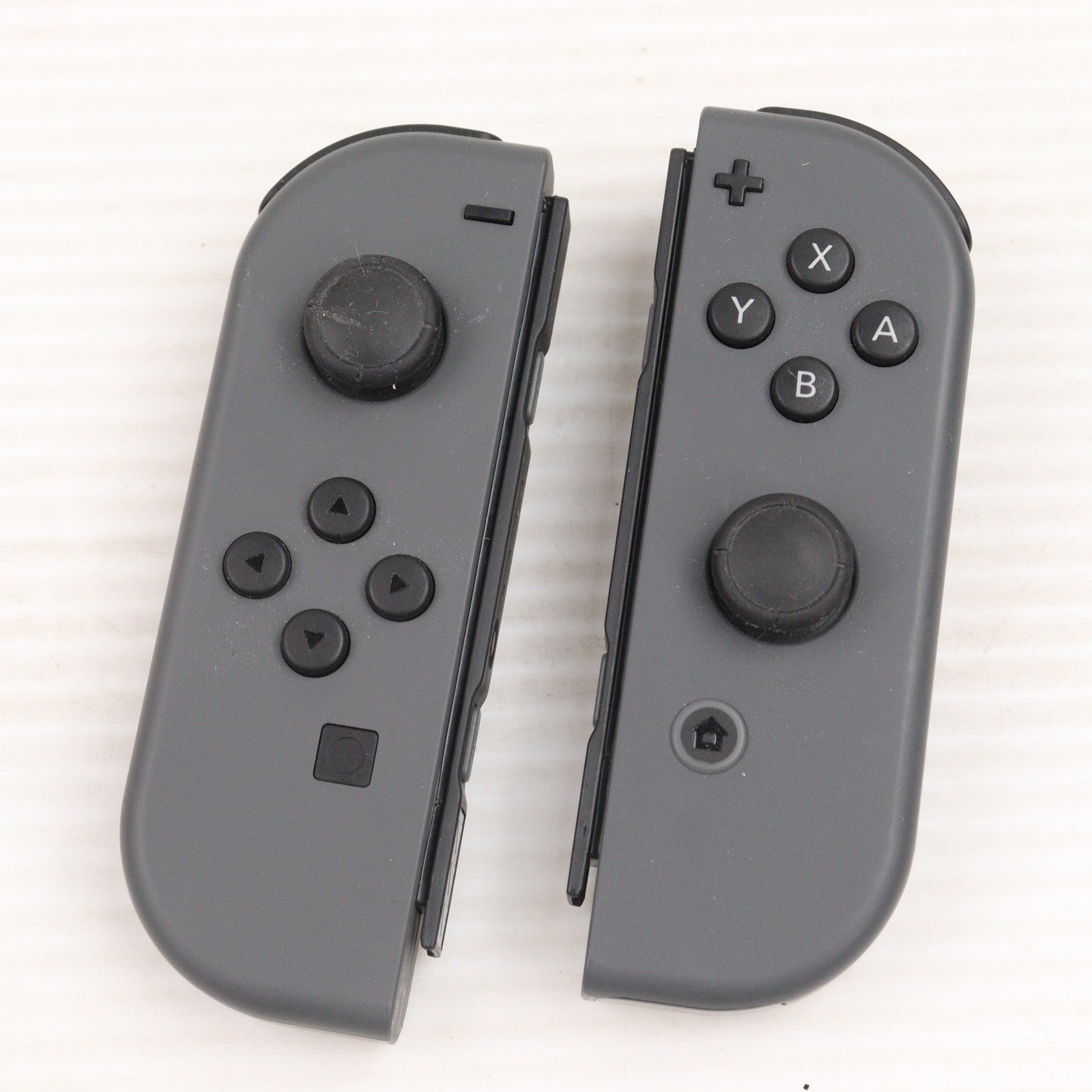 【中古即納】[Switch] (本体) Nintendo Switch(ニンテンドースイッチ) Joy-Con(L)/R グレー 任天堂(HAD-S-KAAAA)(20190830)