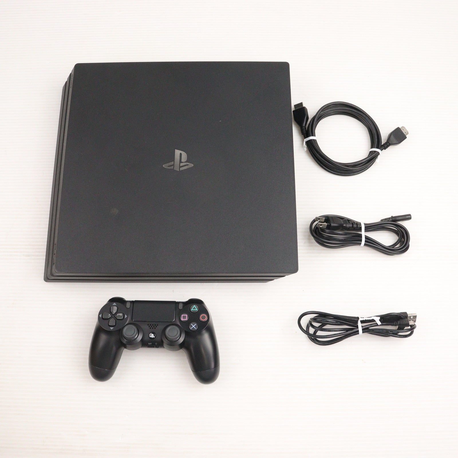 【中古即納】[PS4] (本体) PlayStation4 Pro(プレイステーション4 プロ) ジェット・ブラック 1TB SIE(CUH-7200BB01)(20180927)