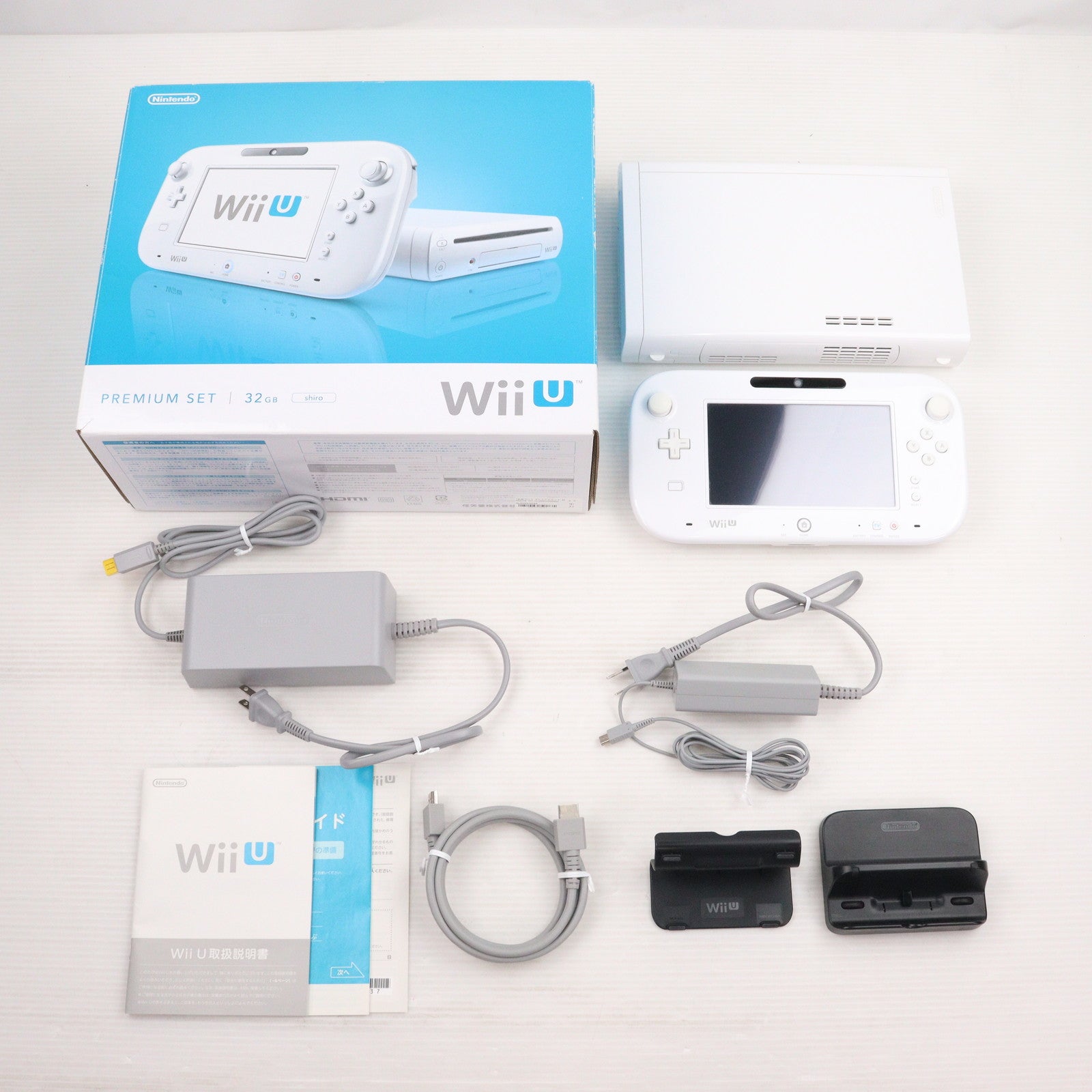 【中古即納】[WiiU] (本体) Wii U プレミアムセット 白 PREMIUM SET shiro(本体メモリー32GB) 任天堂(WUP-S-WAFC)(20130713)