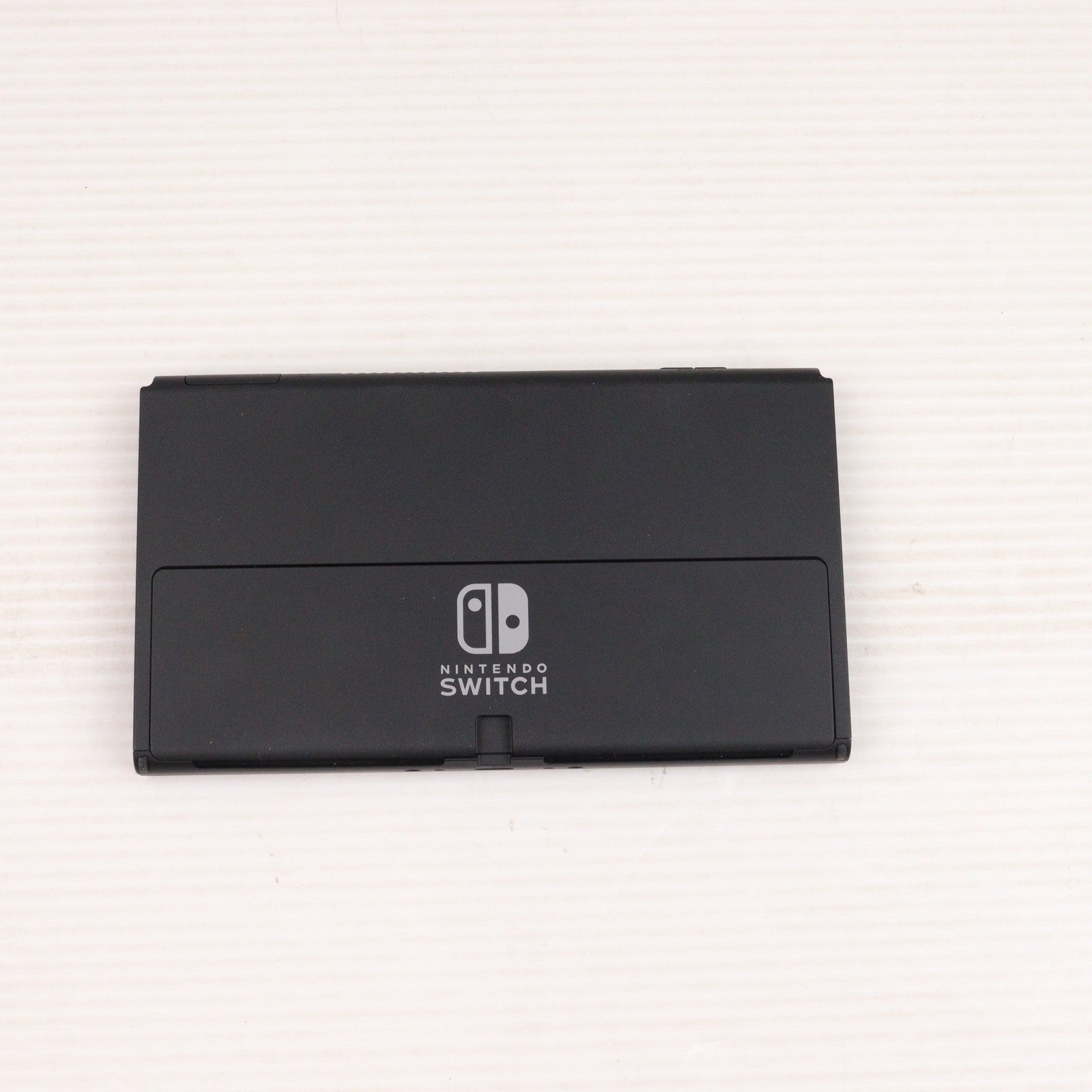 【中古即納】[Switch] (本体) Nintendo Switch(ニンテンドースイッチ) 有機ELモデル Joy-Con(L)/R ホワイト 任天堂(HEG-S-KAAAA)(20211008)