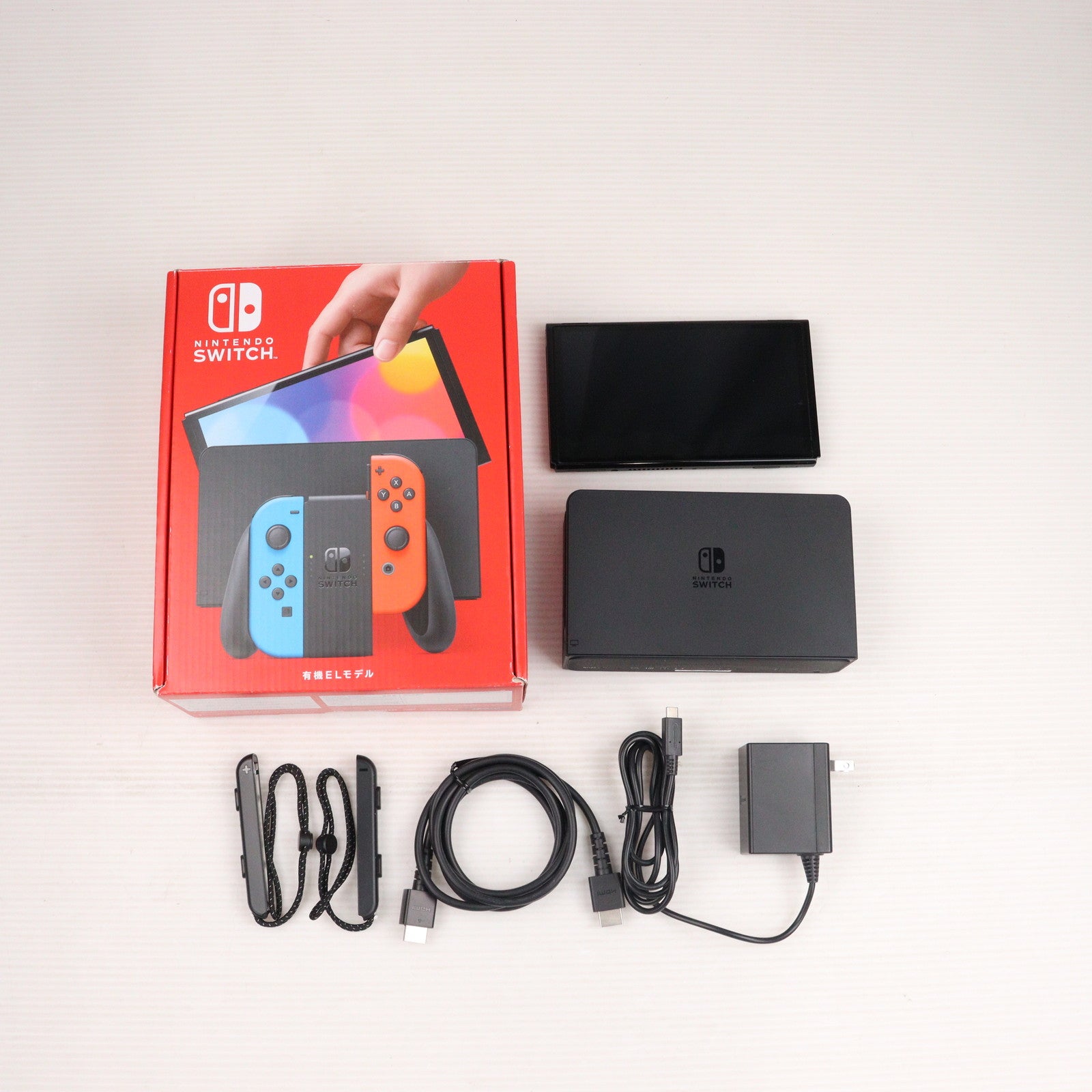 【中古即納】[Switch] (本体) Nintendo Switch(ニンテンドースイッチ) 有機ELモデル Joy-Con(L) ネオンブルー/R ネオンレッド 任天堂(HEG-S-KABAA)(20211008)