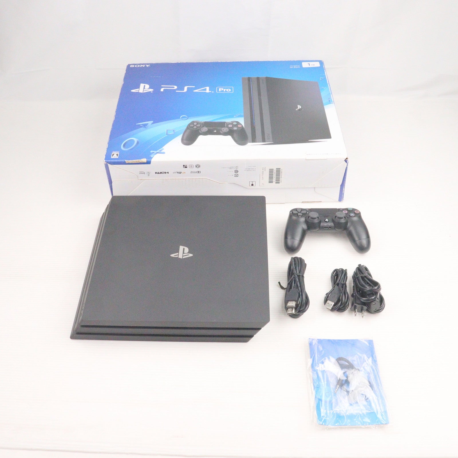 【中古即納】[PS4] (本体) PlayStation 4 Pro(プレイステーション4 プロ) ジェット・ブラック 1TB SIE(CUH-7000BB01)(20161110)