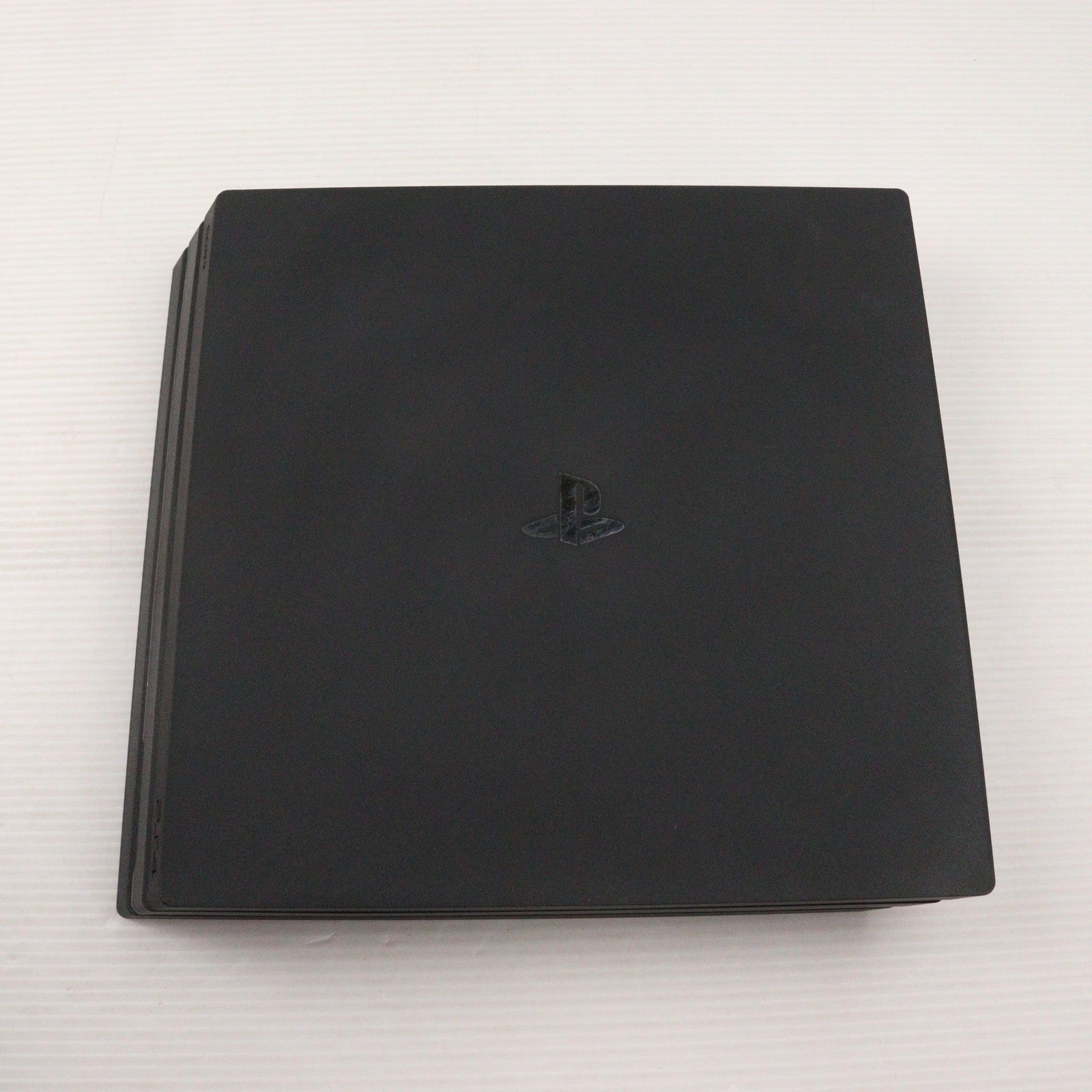 【中古即納】[PS4] (本体) PlayStation 4 Pro(プレイステーション4 プロ) ジェット・ブラック 1TB SIE(CUH-7100BB01)(20170929)