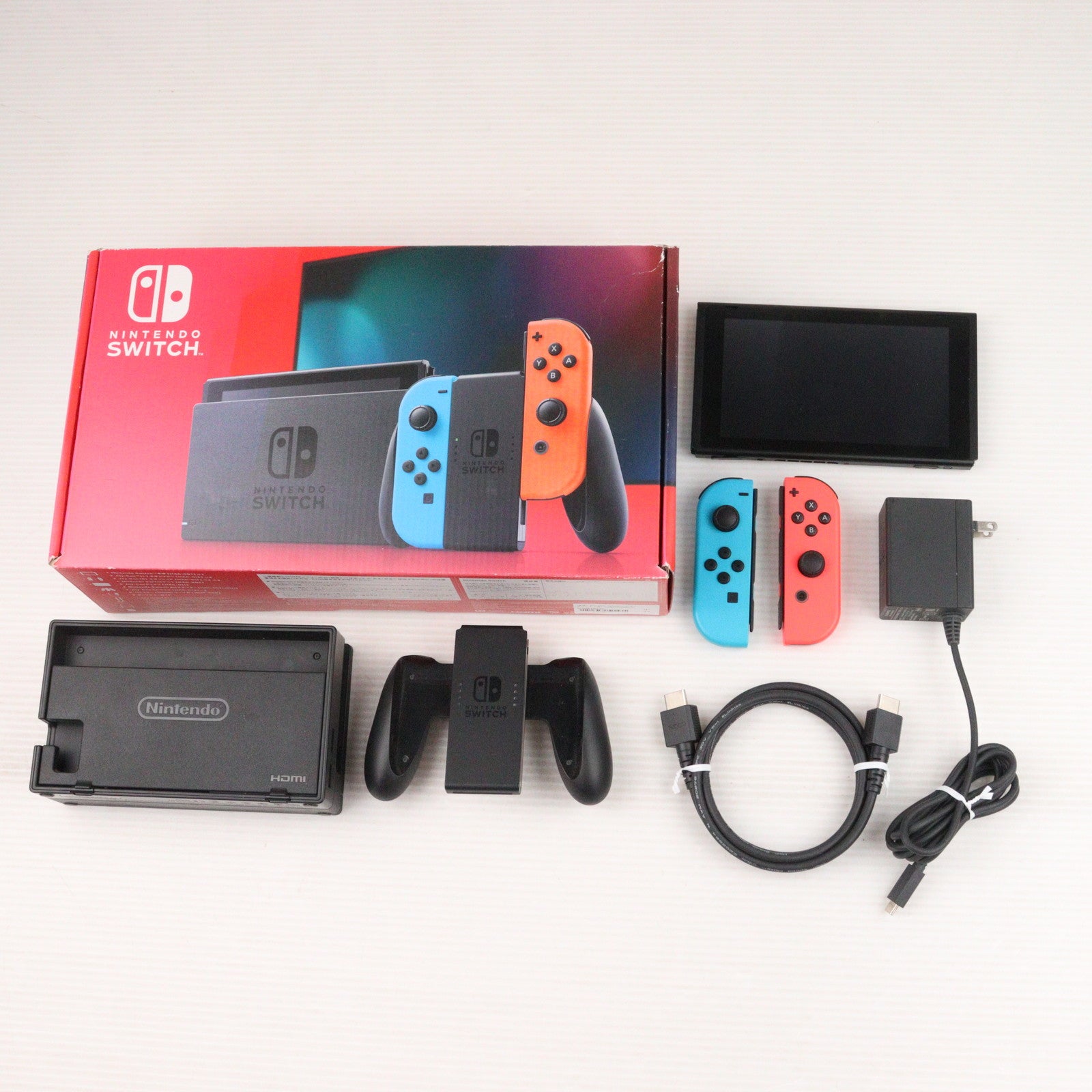 【中古即納】[Switch] (本体) Nintendo Switch(ニンテンドースイッチ) Joy-Con(L) ネオンブルー/(R) ネオンレッド 任天堂(HAD-S-KABAA)(20190830)