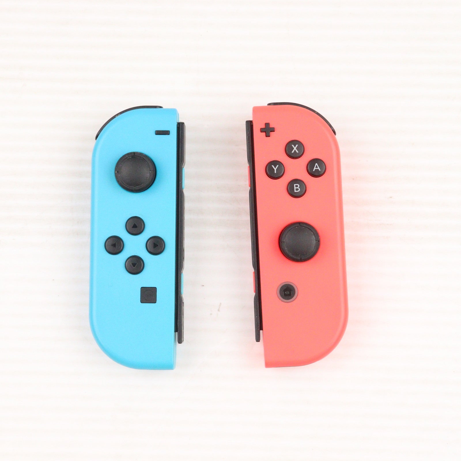 【中古即納】[Switch] (本体) Nintendo Switch(ニンテンドースイッチ) Joy-Con(L) ネオンブルー/(R) ネオンレッド 任天堂(HAD-S-KABAA)(20190830)