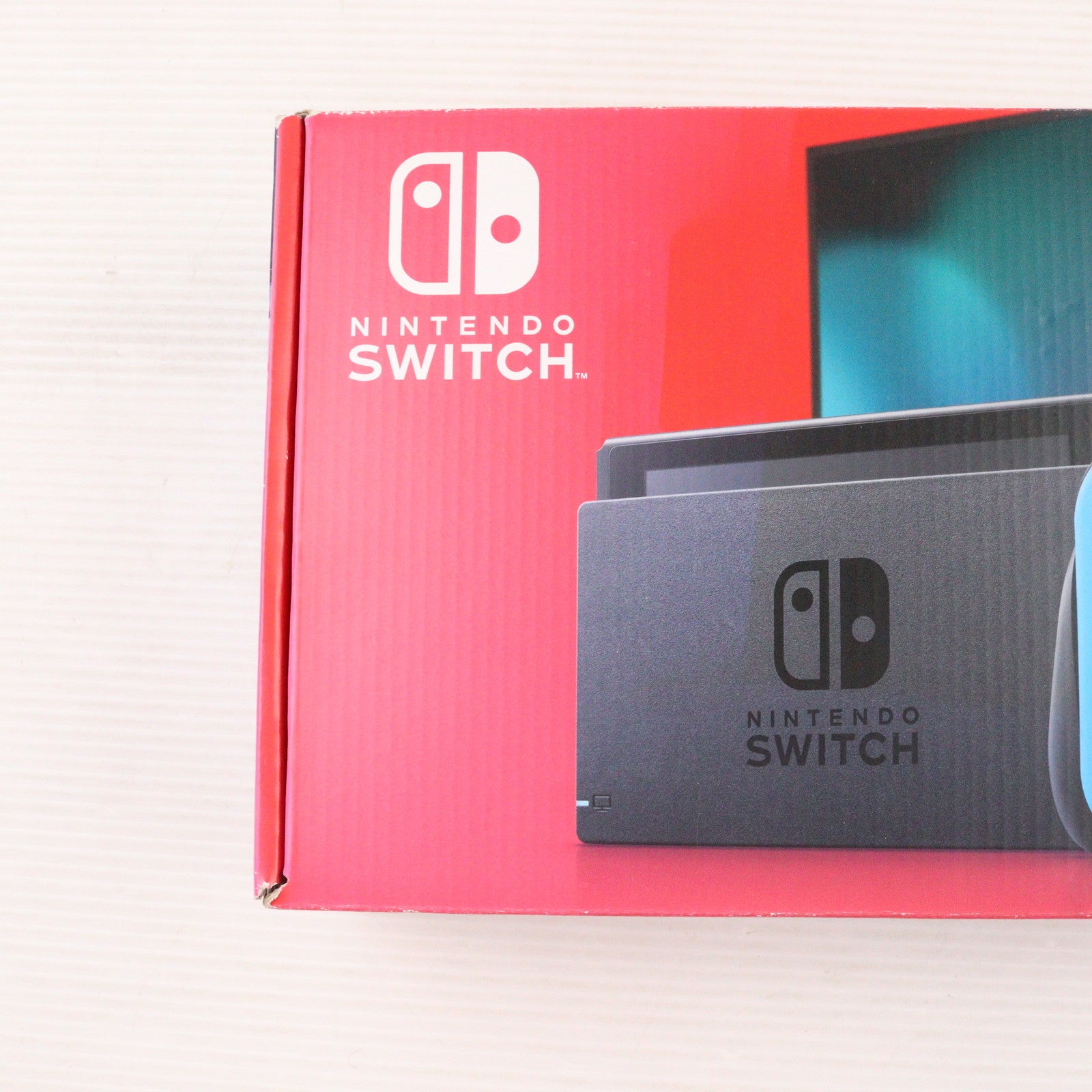 【中古即納】[Switch] (本体) Nintendo Switch(ニンテンドースイッチ) Joy-Con(L) ネオンブルー/(R) ネオンレッド 任天堂(HAD-S-KABAA)(20190830)