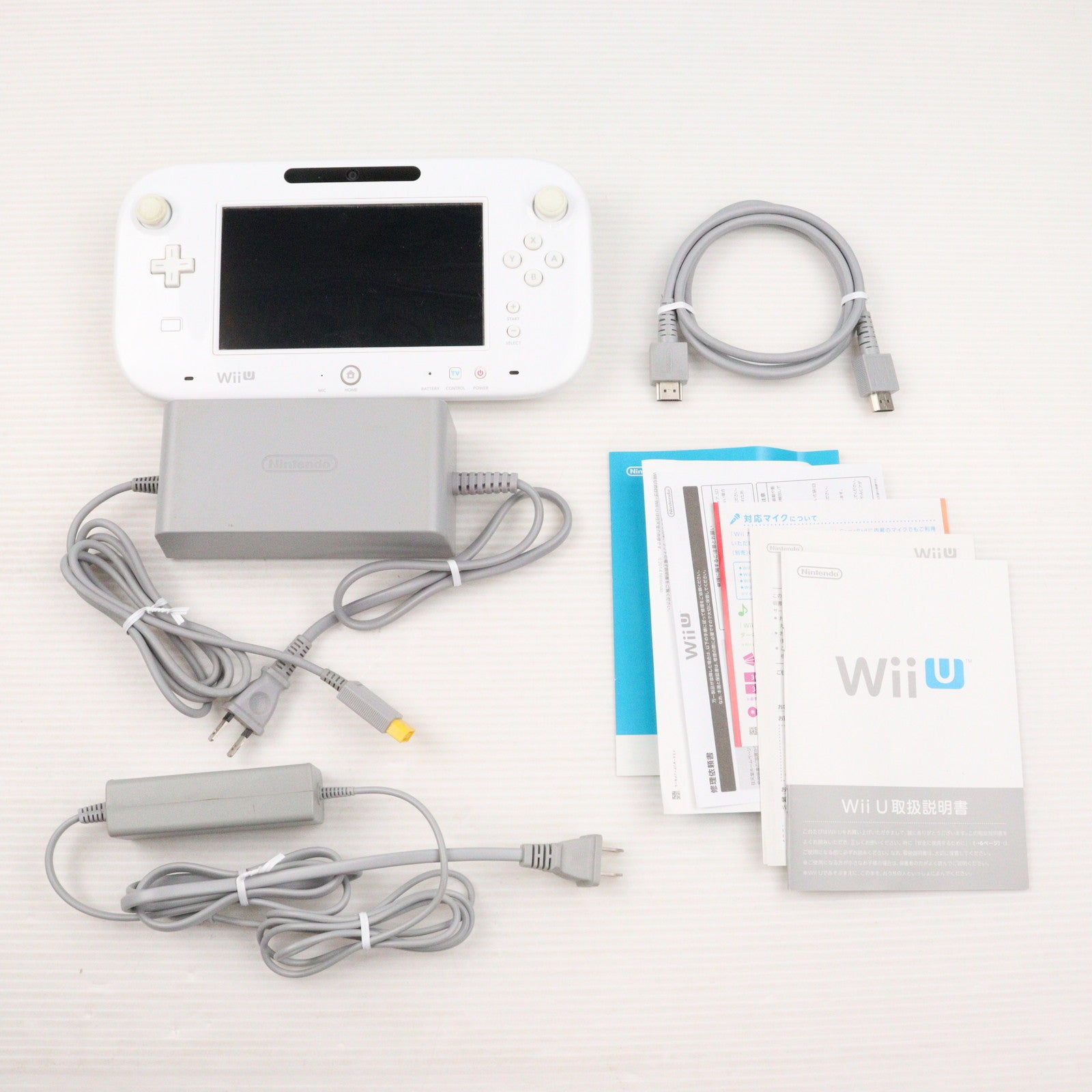 【中古即納】[WiiU] (本体) Wii U ベーシックセット 白 BASIC SET Shiro(本体メモリー8GB) 任天堂(WUP-S-WAAA)(20121208)