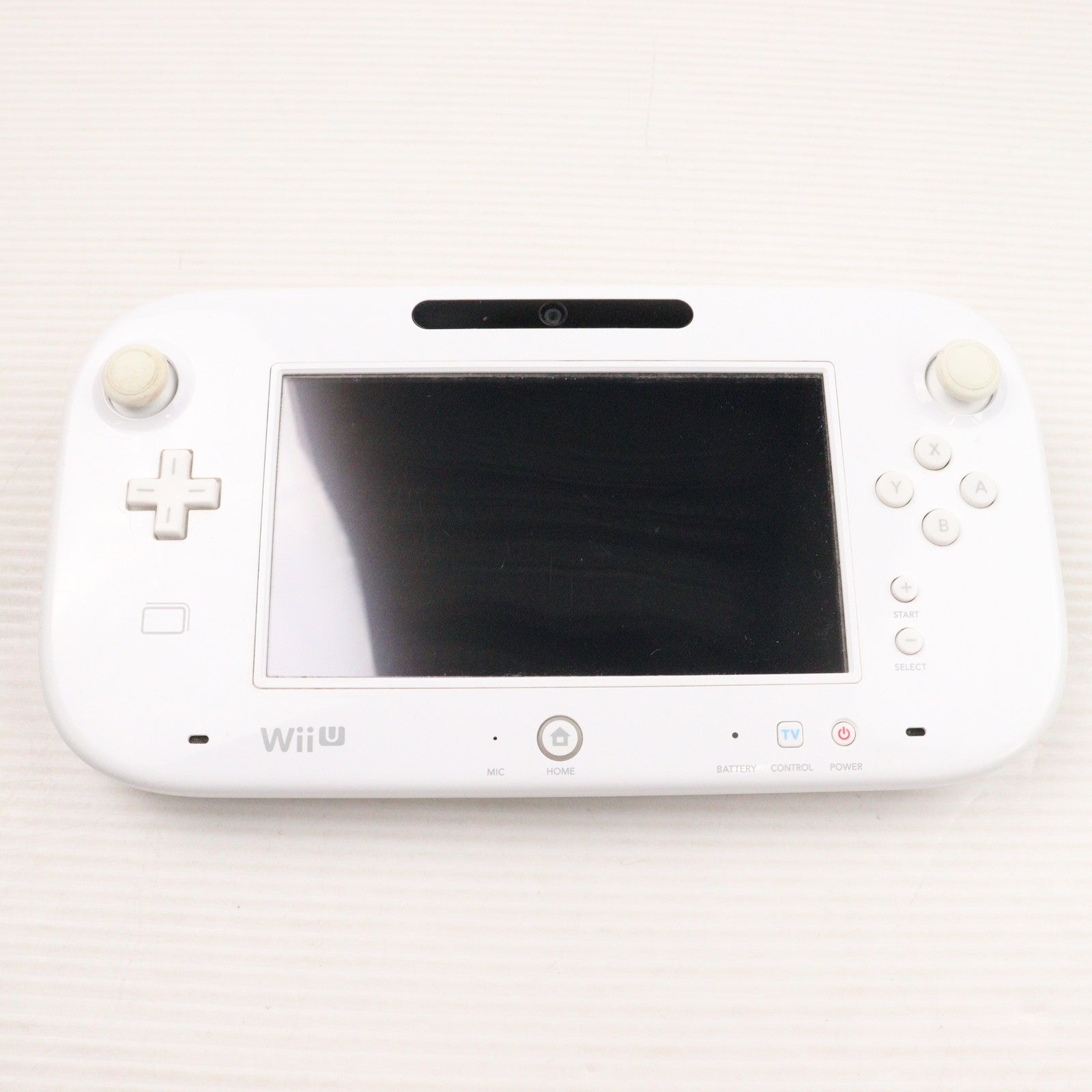 【中古即納】[WiiU] (本体) Wii U ベーシックセット 白 BASIC SET Shiro(本体メモリー8GB) 任天堂(WUP-S-WAAA)(20121208)