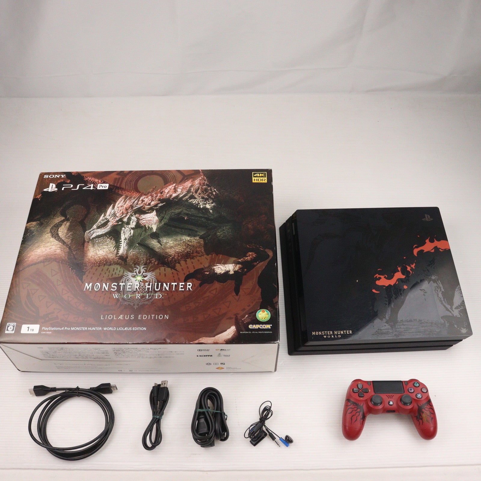 【中古即納】[PS4] (本体) プレイステーション4プロ PlayStation4 Pro MONSTER HUNTER: WORLD LIOLAEUS EDITION(モンスターハンター:ワールド リオレウスエディション) SIE(CUHJ-10020)(20171207)