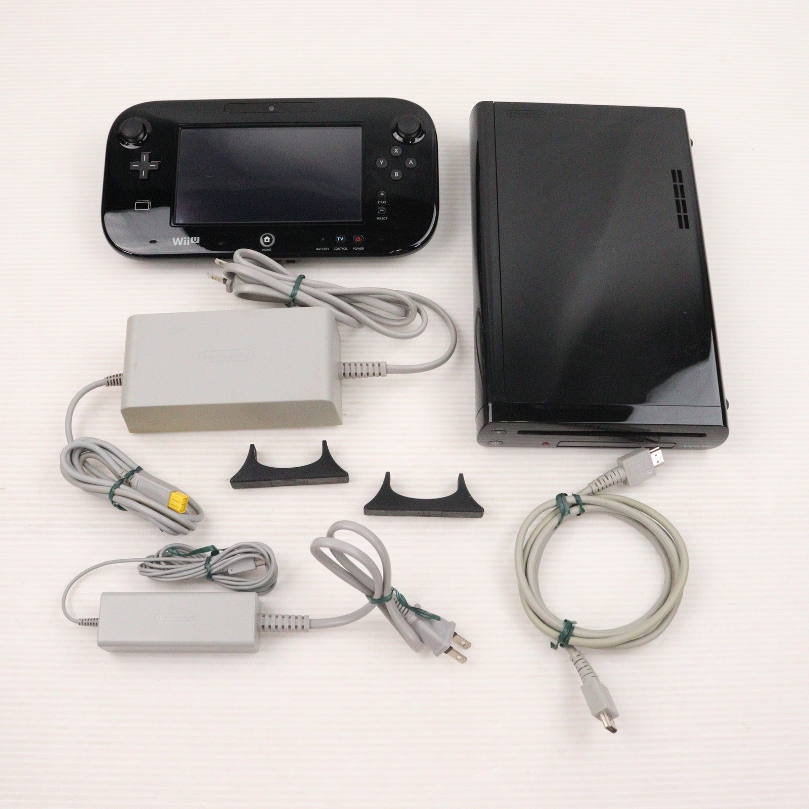 【中古即納】[WiiU] (本体) Wii U プレミアムセット 黒 PREMIUM SET kuro(本体メモリー32GB) 任天堂(WUP-S-KAFC)(20121208)