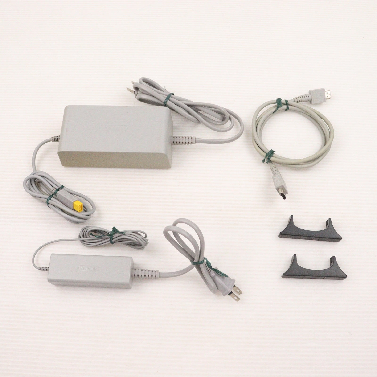 【中古即納】[WiiU] (本体) Wii U プレミアムセット 黒 PREMIUM SET kuro(本体メモリー32GB) 任天堂(WUP-S-KAFC)(20121208)