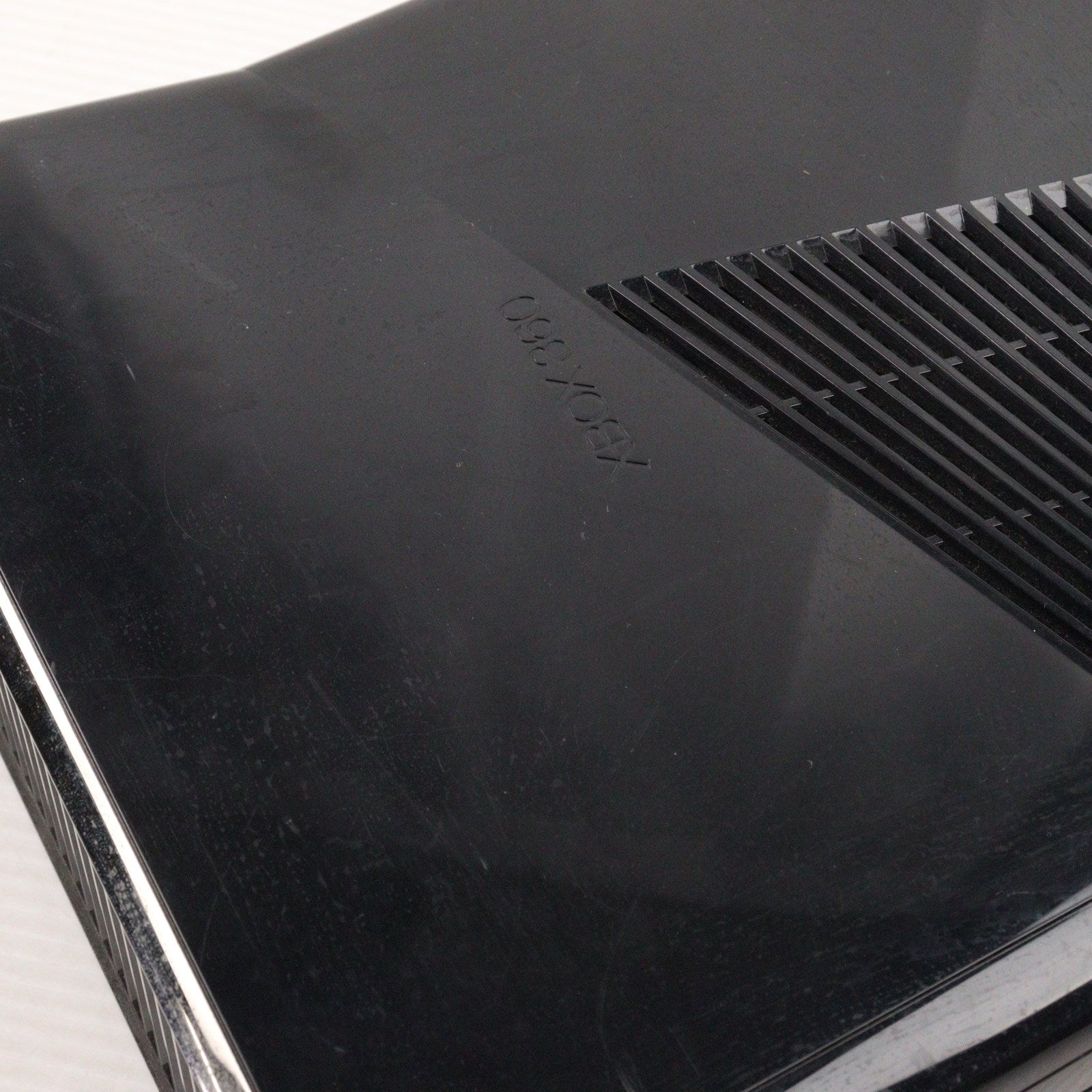 【中古即納】[Xbox360] (本体) Xbox360 250GB 日本マイクロソフト(RKH-00014)(20100624)