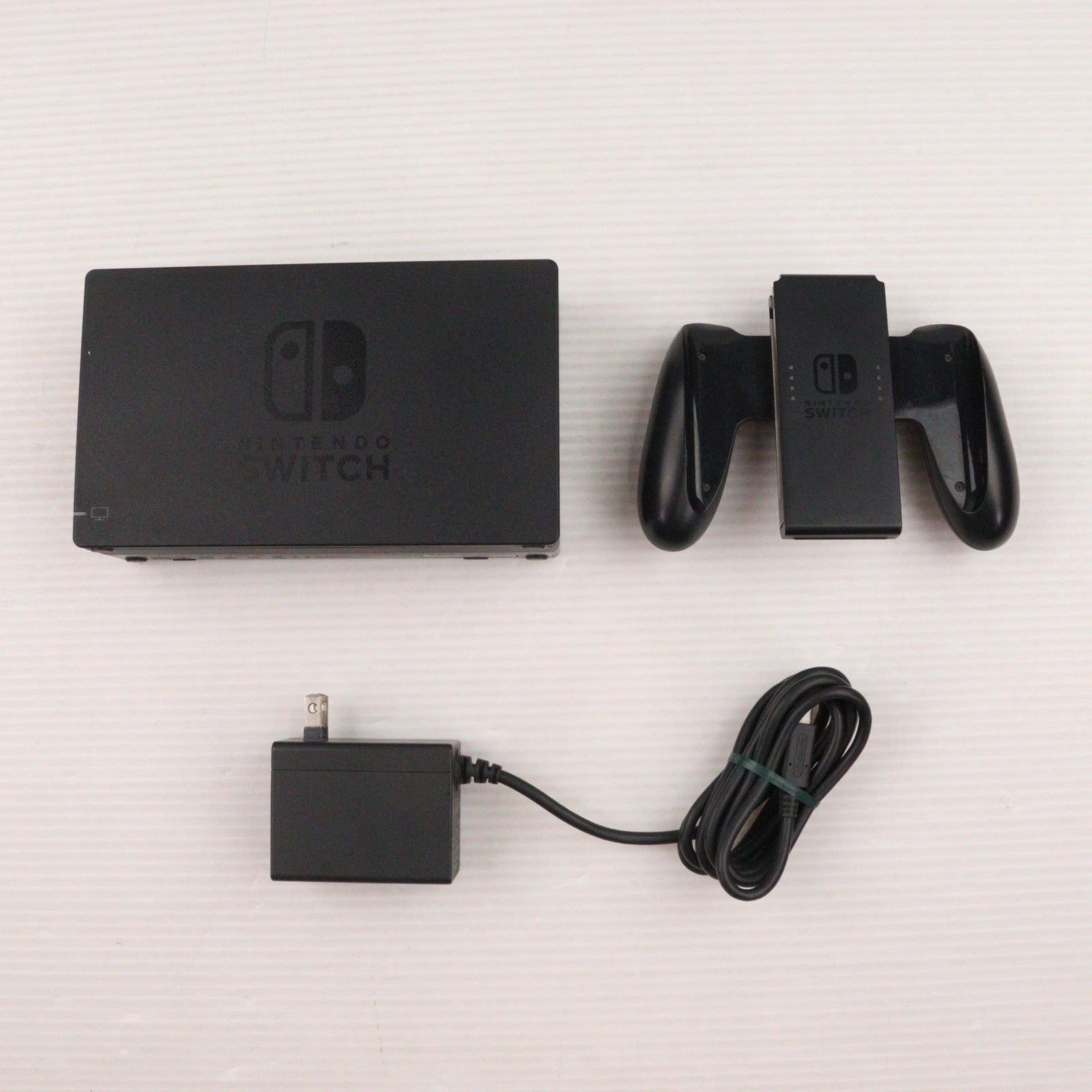 【中古即納】[Switch] (本体) Nintendo Switch(ニンテンドースイッチ) Joy-Con(L)/R グレー 任天堂(HAC-S-KAAAA)(20170303)