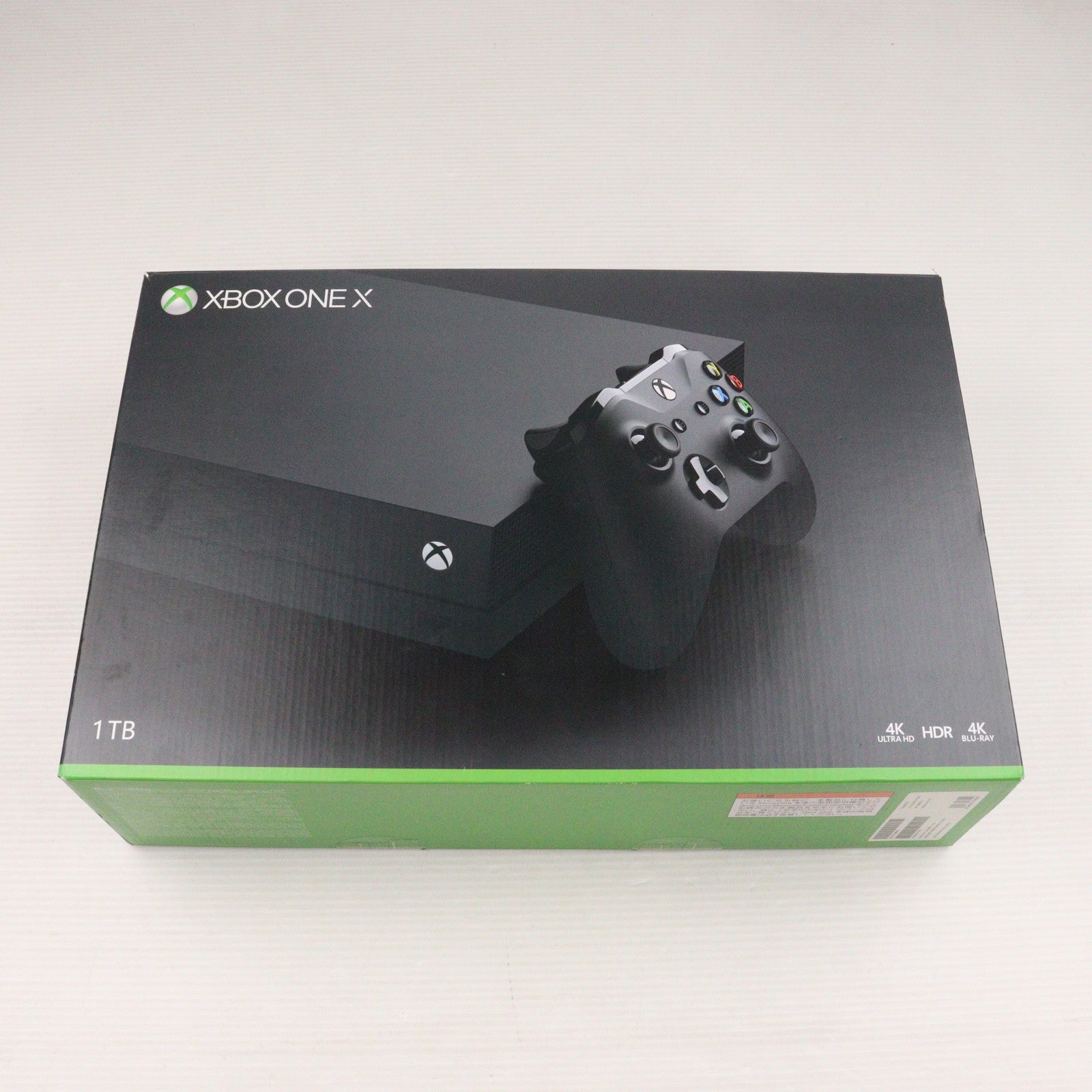【中古即納】[XboxOne] (本体) Xbox One X 1TB 日本マイクロソフト(CYV-00015)(20171107)