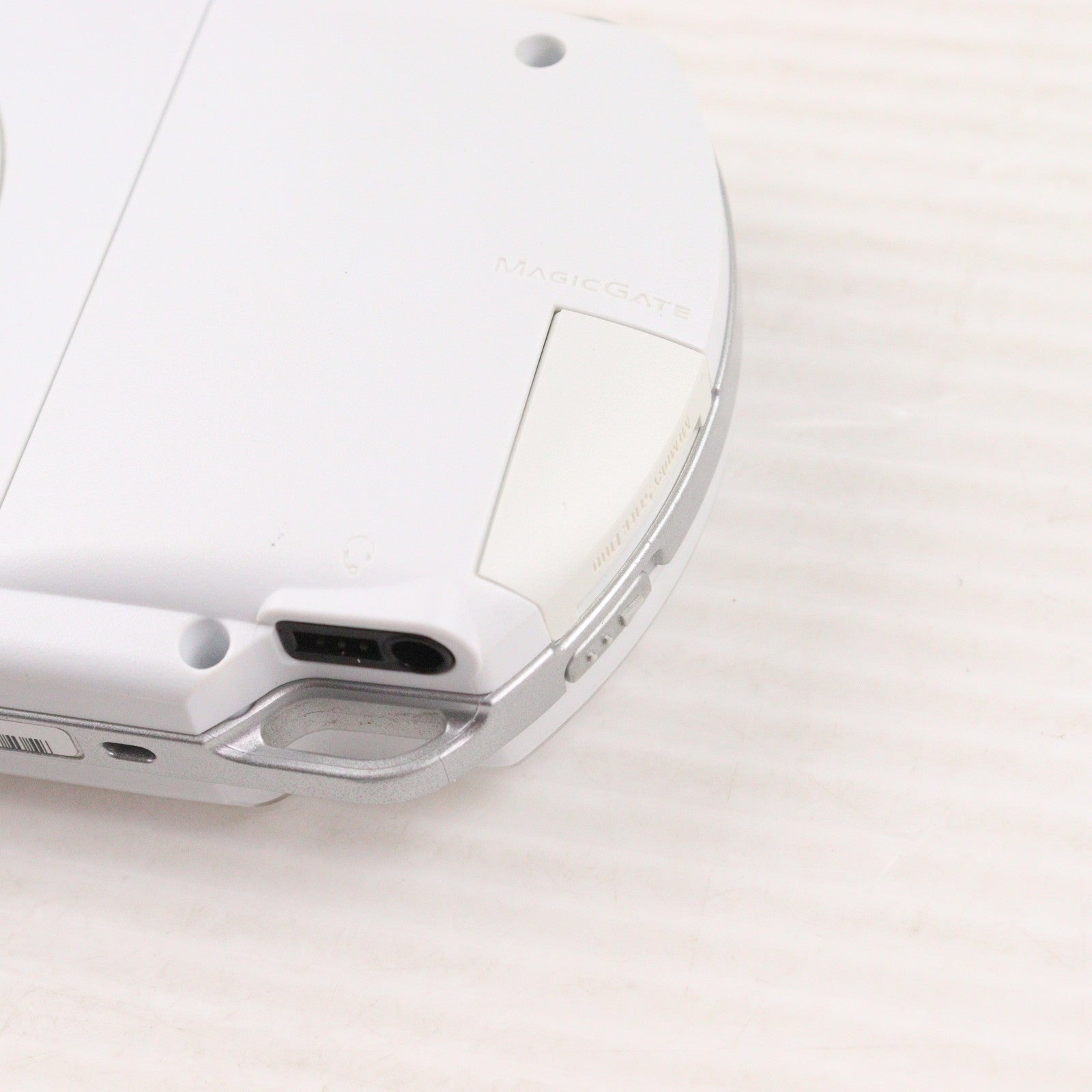【中古即納】[PSP] (本体) PlayStation Portable(プレイステーション・ポータブル) バリューパック セラミック・ホワイト SCE(PSP-1000KCW)(20050915)