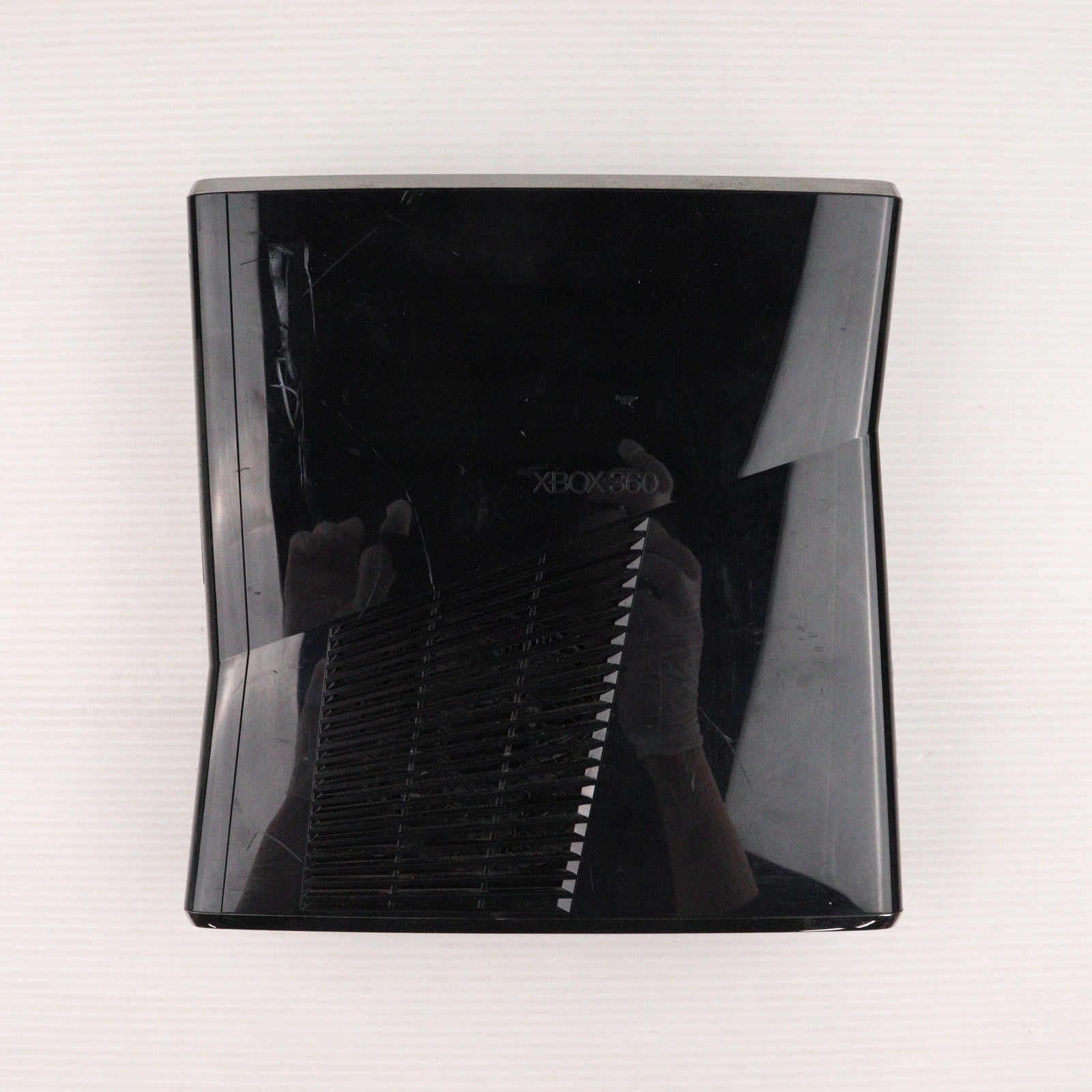 【中古即納】[Xbox360] (本体) Xbox360 250GB 日本マイクロソフト(RKH-00014)(20100624)