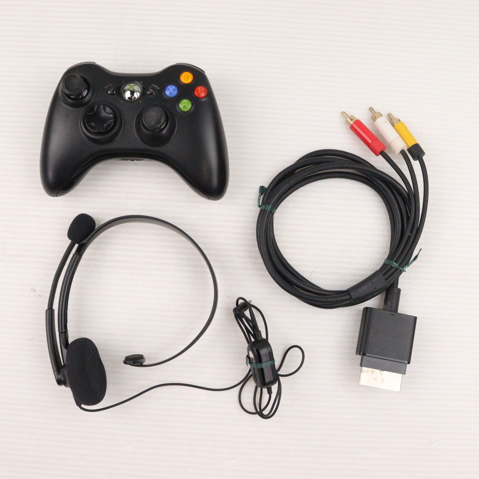 【中古即納】[Xbox360] (本体) Xbox360 250GB 日本マイクロソフト(RKH-00014)(20100624)