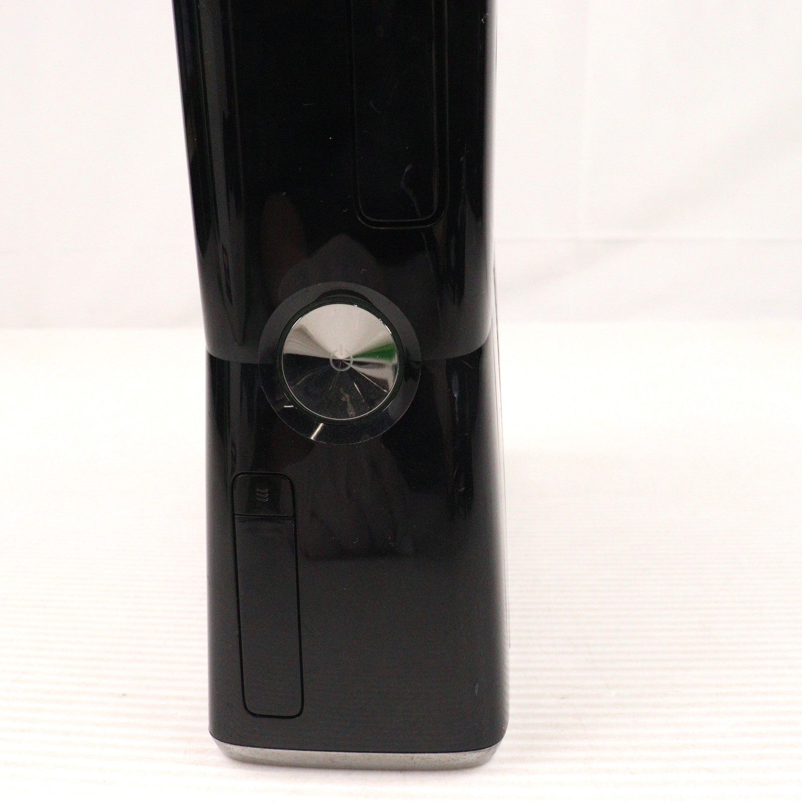【中古即納】[Xbox360] (本体) Xbox360 250GB 日本マイクロソフト(RKH-00014)(20100624)