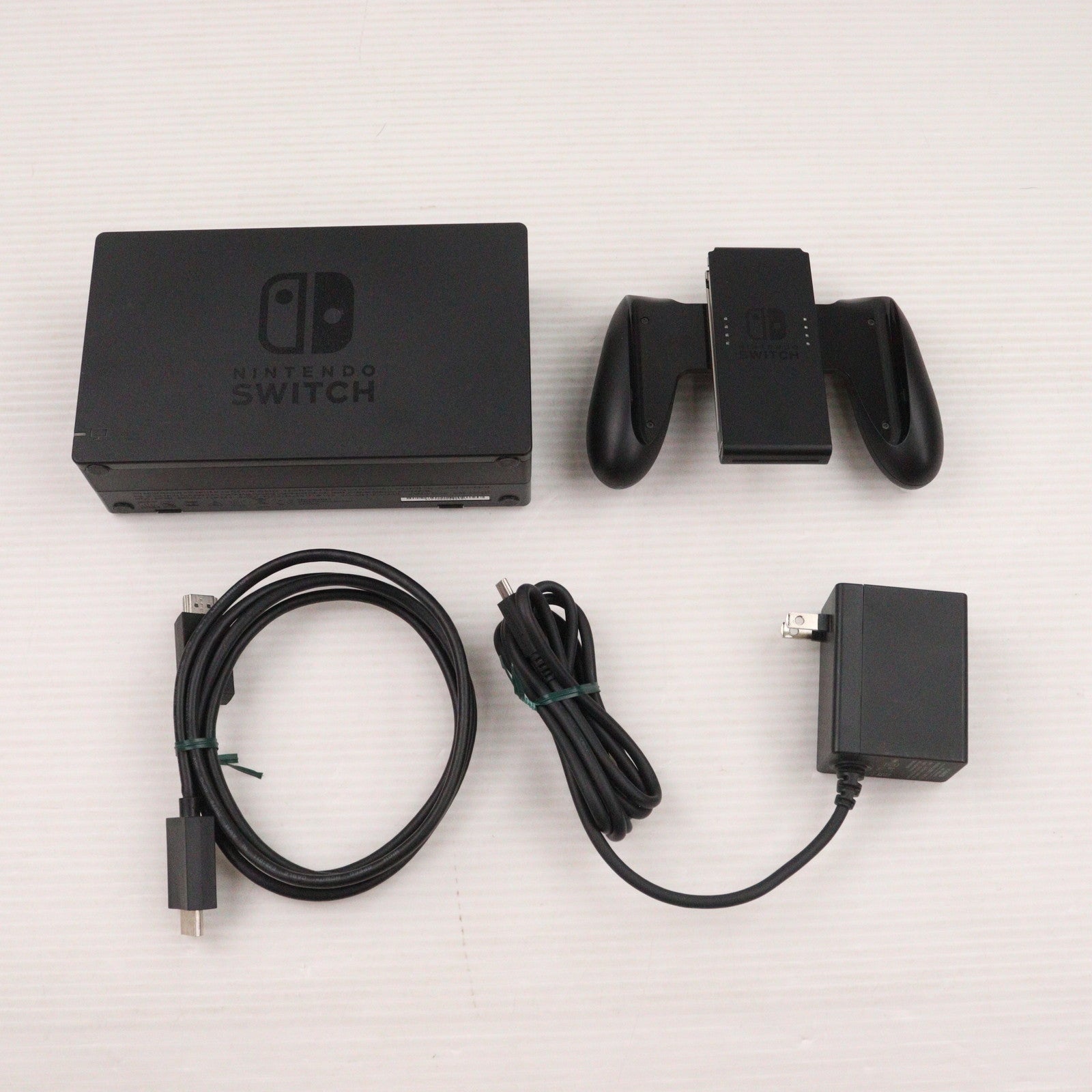 【中古即納】[Switch] (本体) Nintendo Switch(ニンテンドースイッチ) Joy-Con(L) ネオンブルー/R ネオンレッド 任天堂(HAC-S-KABAA)(20170303)