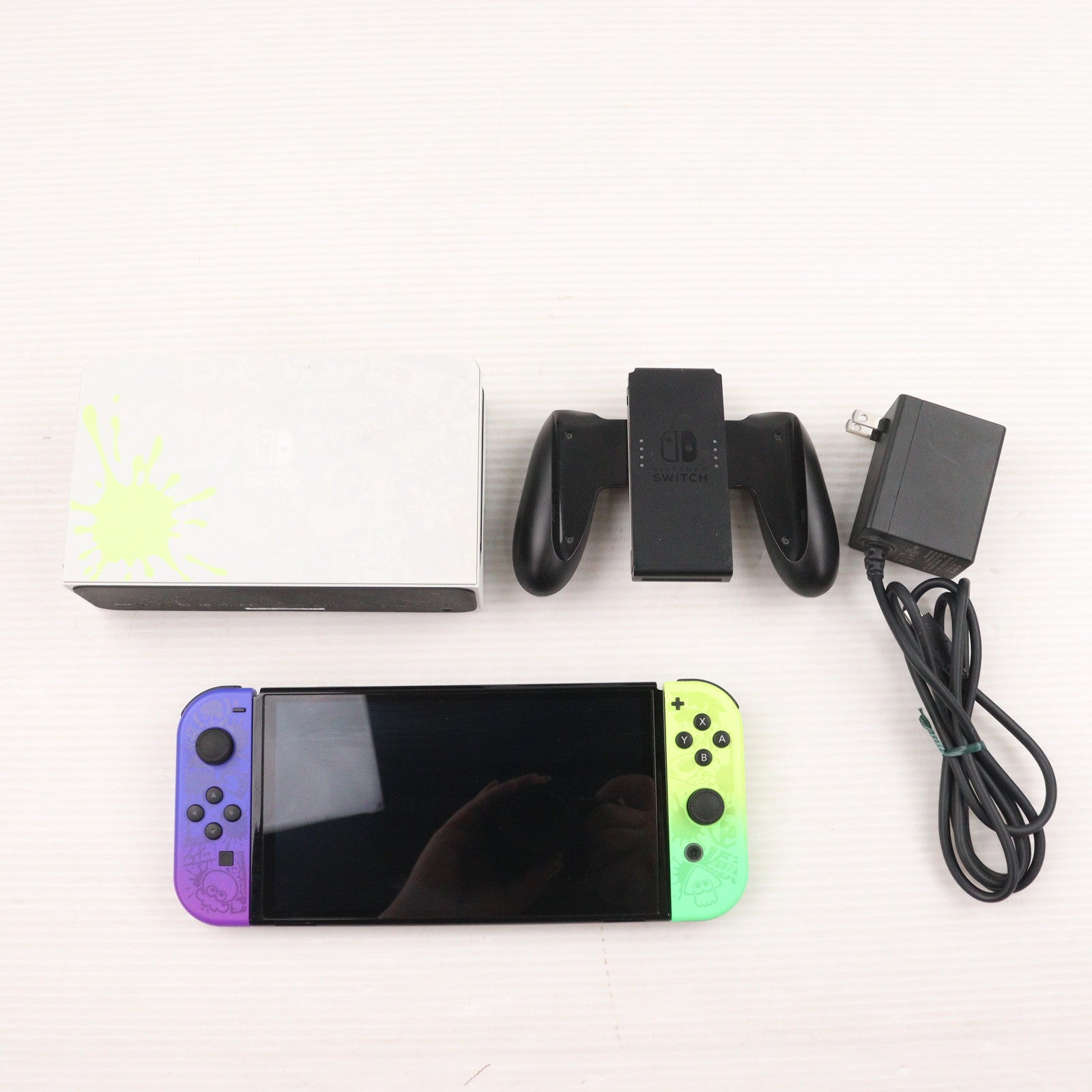 【中古即納】[Switch] (本体) Nintendo Switch(ニンテンドースイッチ) 有機ELモデル スプラトゥーン3エディション 任天堂(HEG-S-KCAAA)(20220826)
