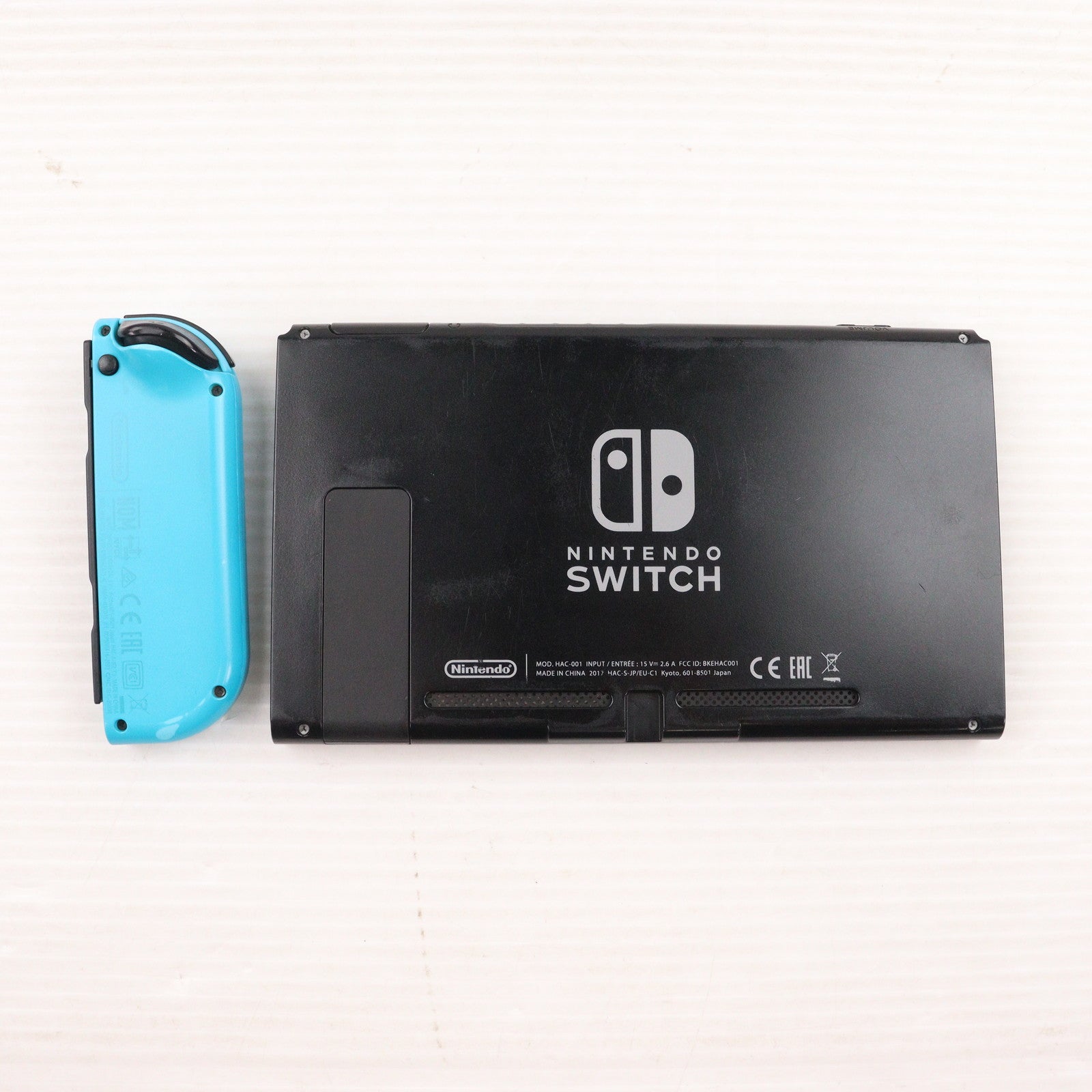 【中古即納】[Switch] (本体) Nintendo Switch(ニンテンドースイッチ) Joy-Con(L) ネオンブルー/R ネオンレッド 任天堂(HAC-S-KABAA)(20170303)