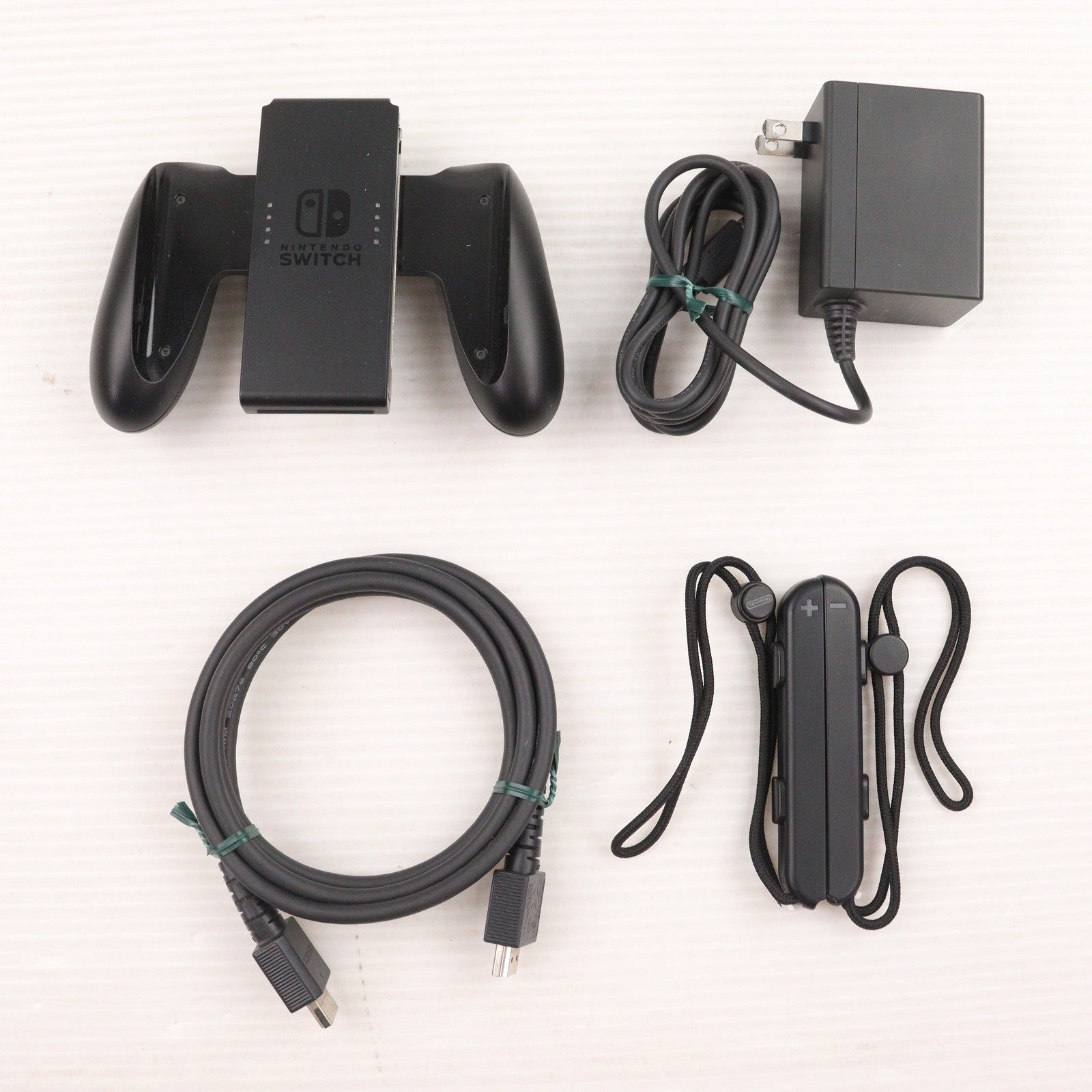 【中古即納】[Switch] (本体) Nintendo Switch(ニンテンドースイッチ) Joy-Con(L) ネオンブルー/R ネオンレッド 任天堂(HAC-S-KABAA)(20170303)