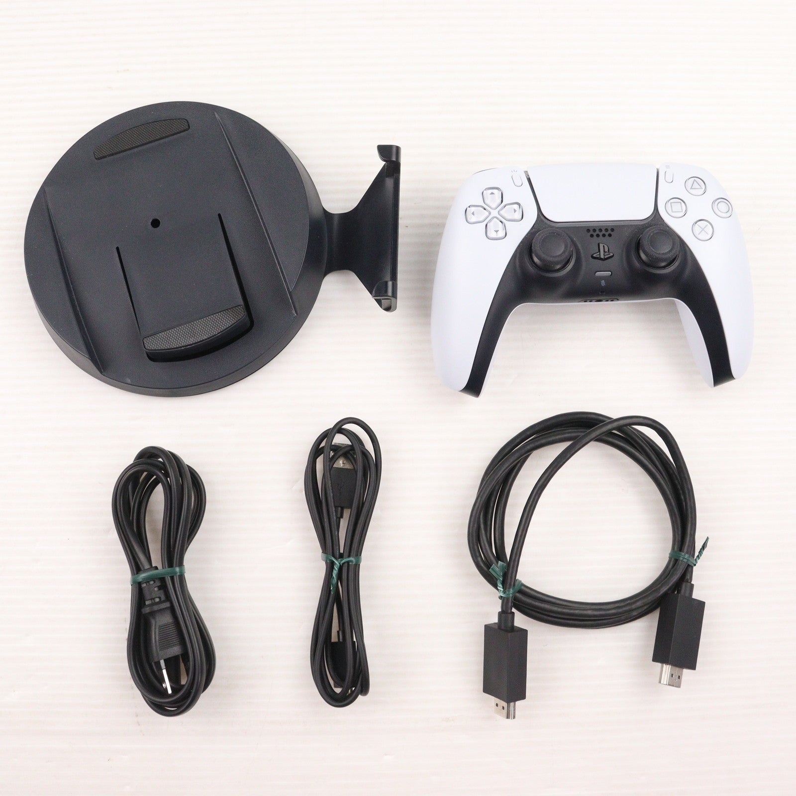 【中古即納】[PS5] (本体) PlayStation 5(プレイステーション5) SIE(CFI-1200A01)(20220915)