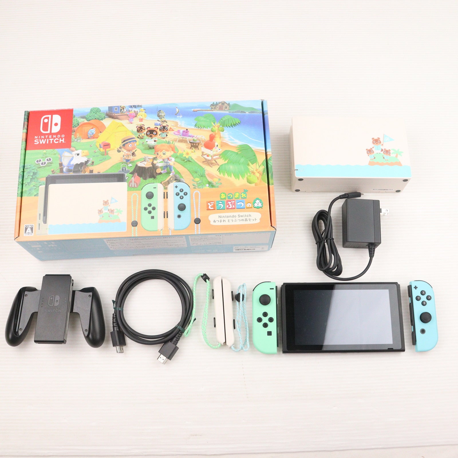 【中古即納】[Switch] (本体)(ソフト無し) Nintendo Switch(ニンテンドースイッチ) あつまれ どうぶつの森セット 任天堂(HAD-S-KEAGC)(20200320)