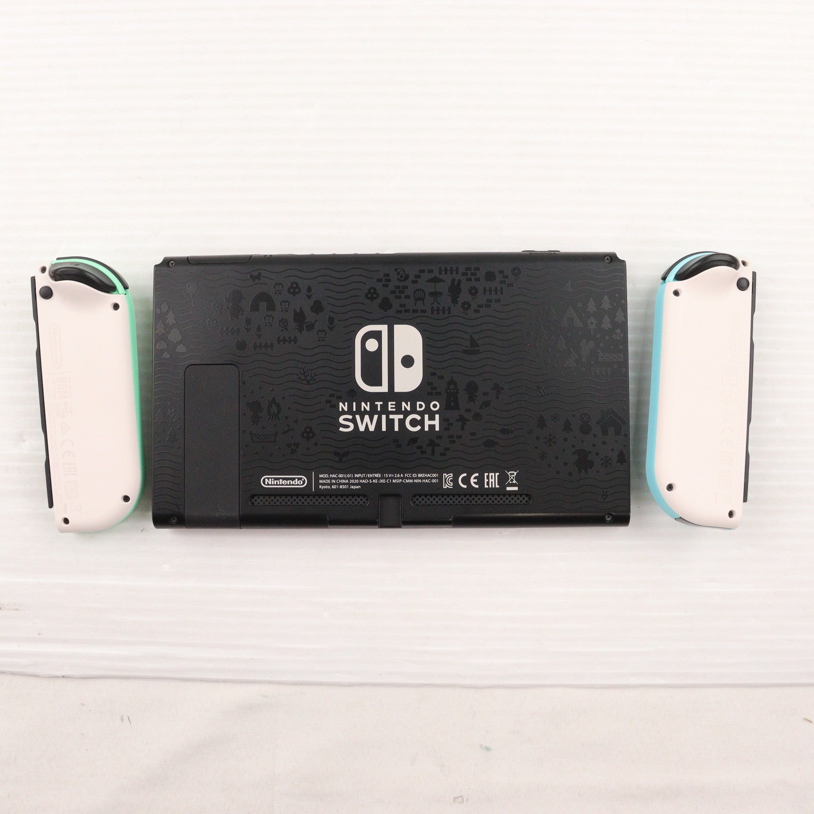 【中古即納】[Switch] (本体)(ソフト無し) Nintendo Switch(ニンテンドースイッチ) あつまれ どうぶつの森セット 任天堂(HAD-S-KEAGC)(20200320)