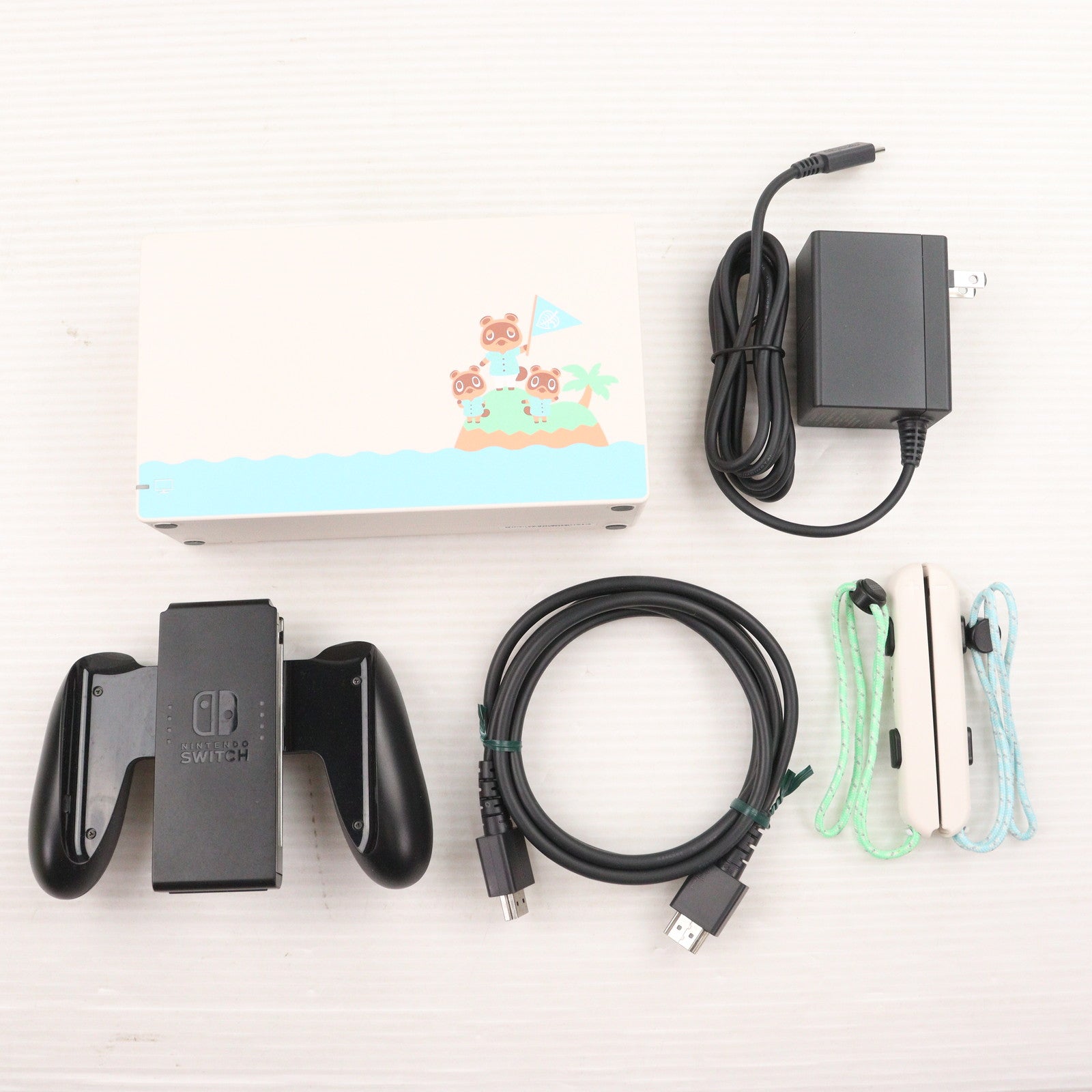 【中古即納】[Switch] (本体)(ソフト無し) Nintendo Switch(ニンテンドースイッチ) あつまれ どうぶつの森セット 任天堂(HAD-S-KEAGC)(20200320)