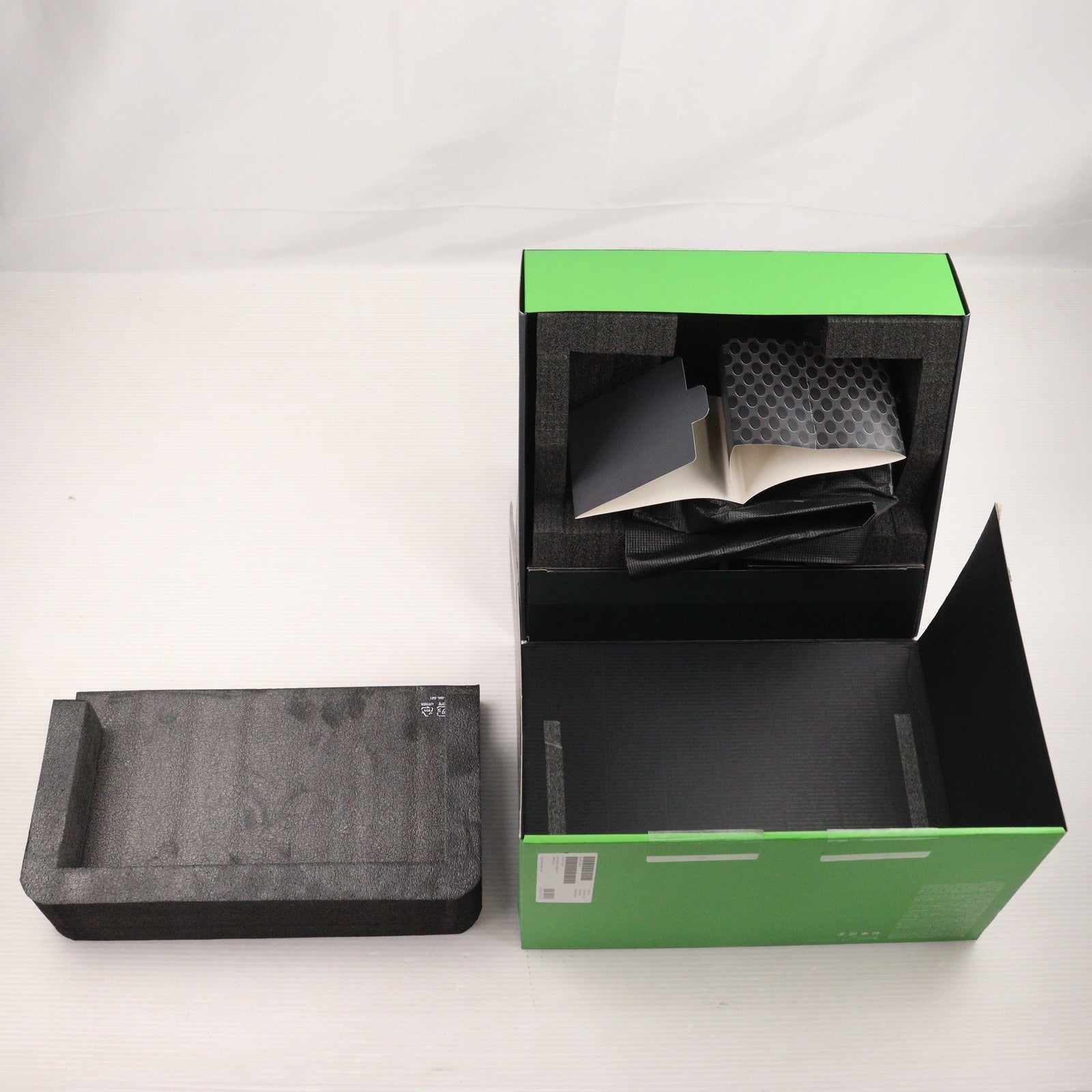 【中古即納】[XboxX/S] (本体) Xbox Series X 1TB 日本マイクロソフト(RRT-00015)(20201110)