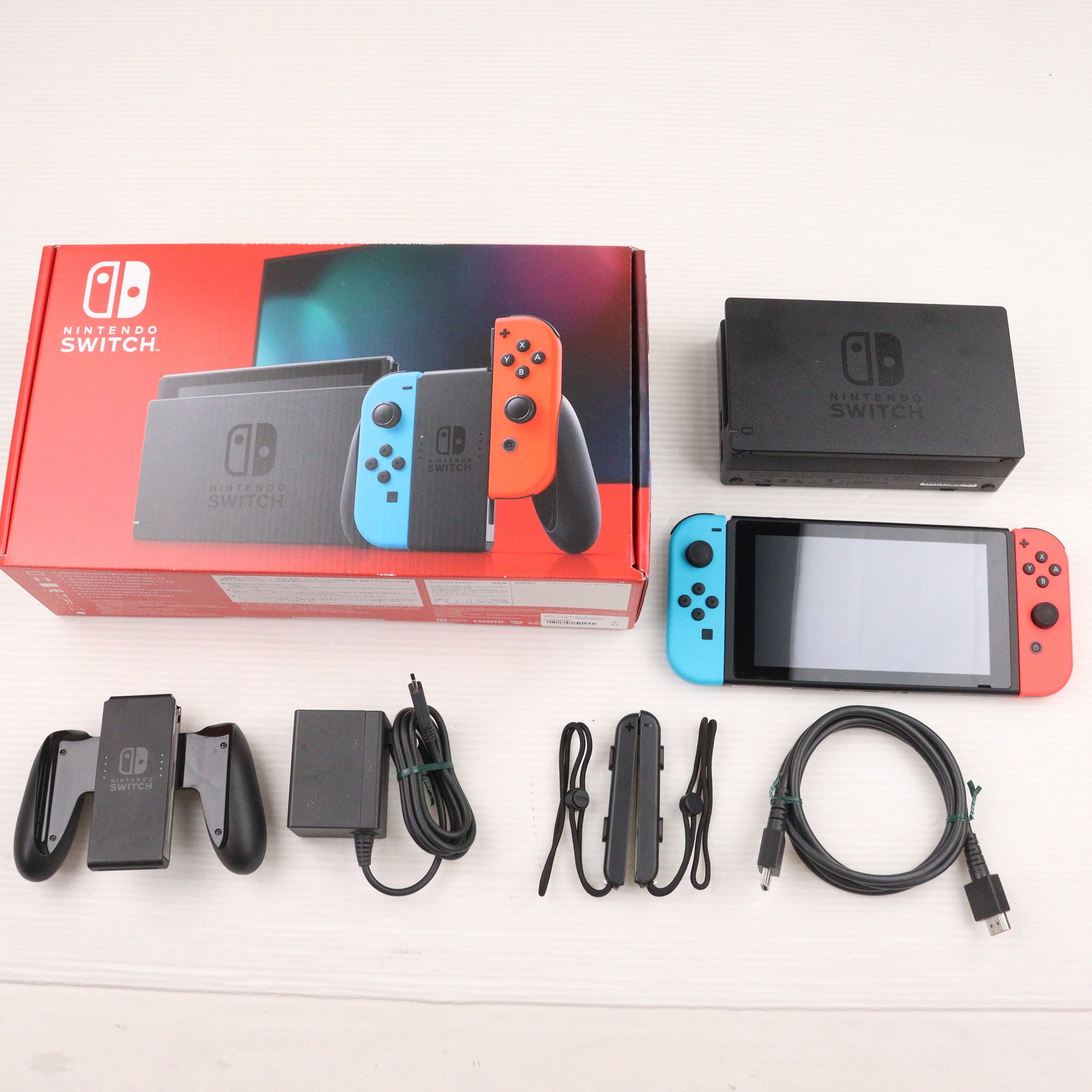 【中古即納】[Switch] (本体) Nintendo Switch(ニンテンドースイッチ) Joy-Con(L) ネオンブルー/(R) ネオンレッド 任天堂(HAD-S-KABAA)(20190830)