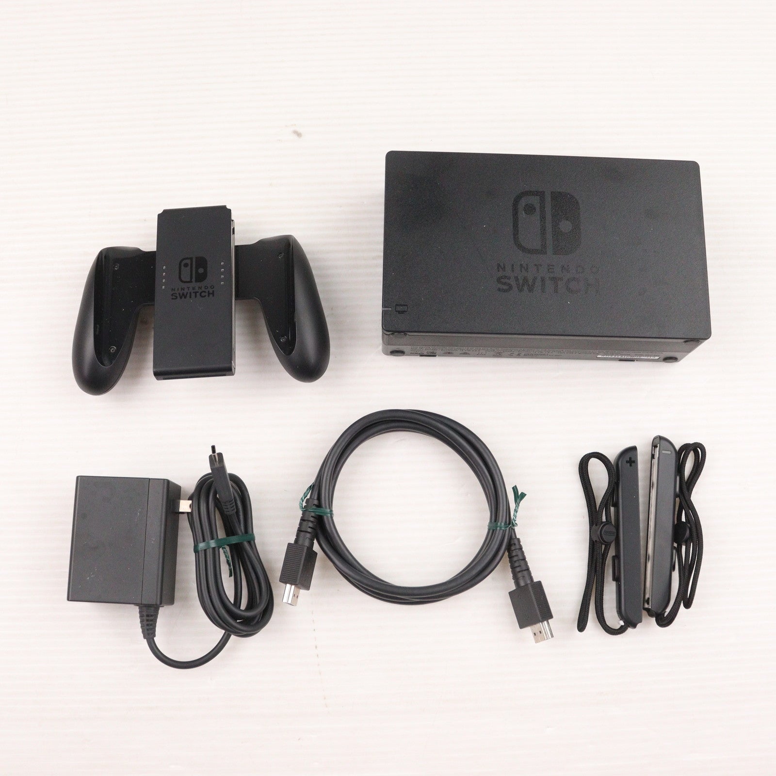 【中古即納】[Switch] (本体) Nintendo Switch(ニンテンドースイッチ) Joy-Con(L) ネオンブルー/(R) ネオンレッド 任天堂(HAD-S-KABAA)(20190830)