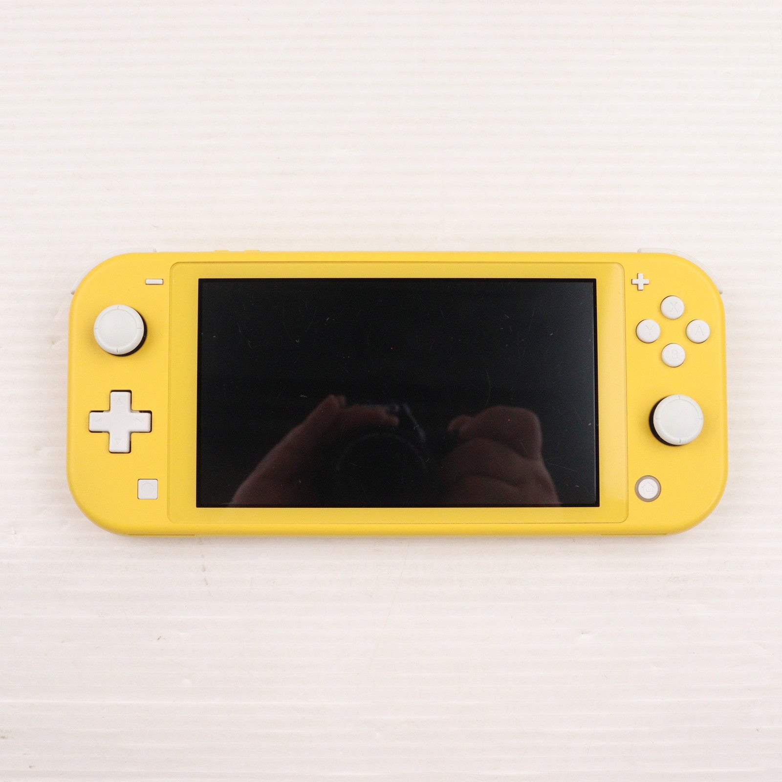 【中古即納】[Switch] (本体) Nintendo Switch Lite(ニンテンドースイッチライト) イエロー 任天堂(HDH-S-YAZAA)(20190920)
