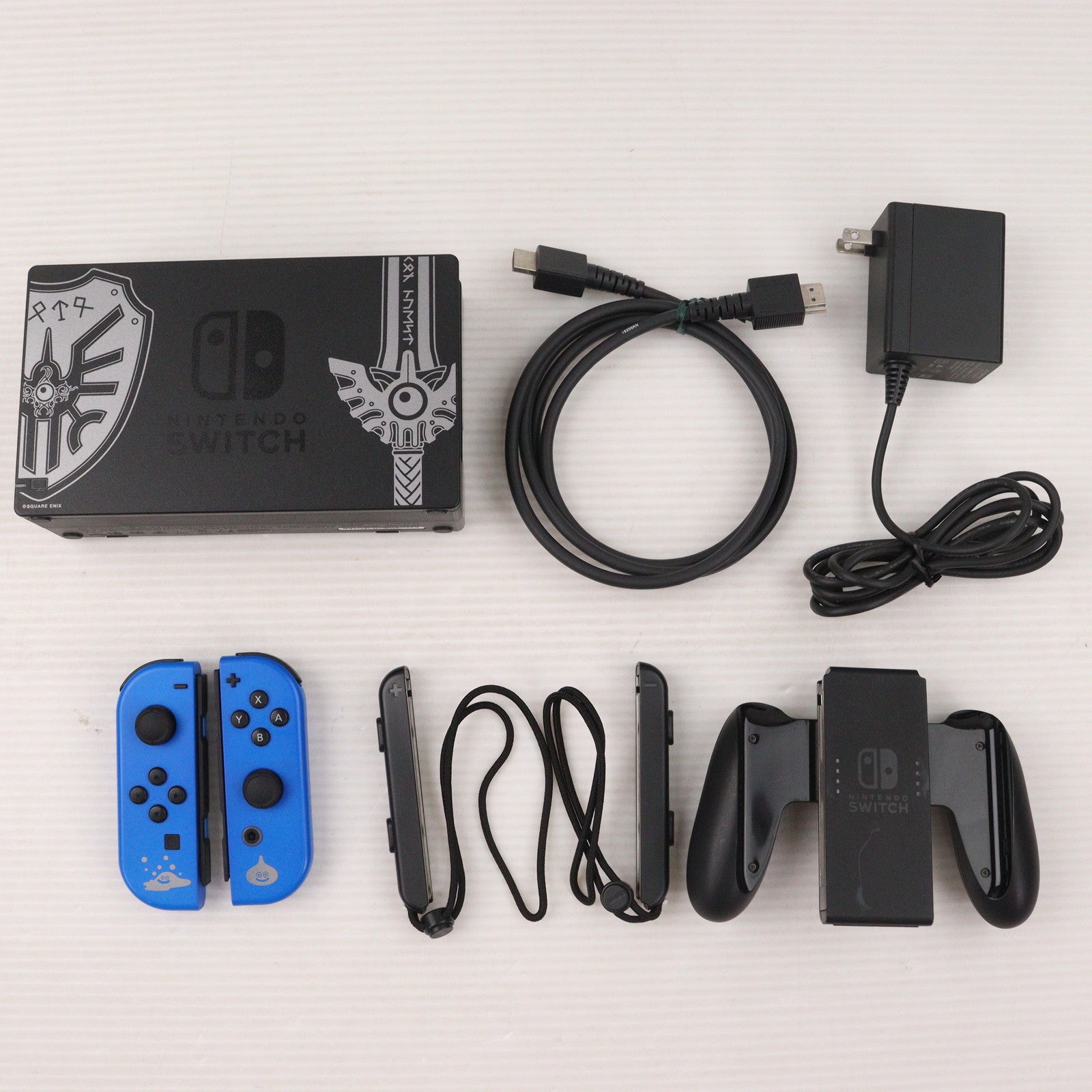 【中古即納】[Switch] (本体) Nintendo Switch(ニンテンドースイッチ) ドラゴンクエストXI S ロトエディション 任天堂(HAC-S-KBAEA)(20190927)