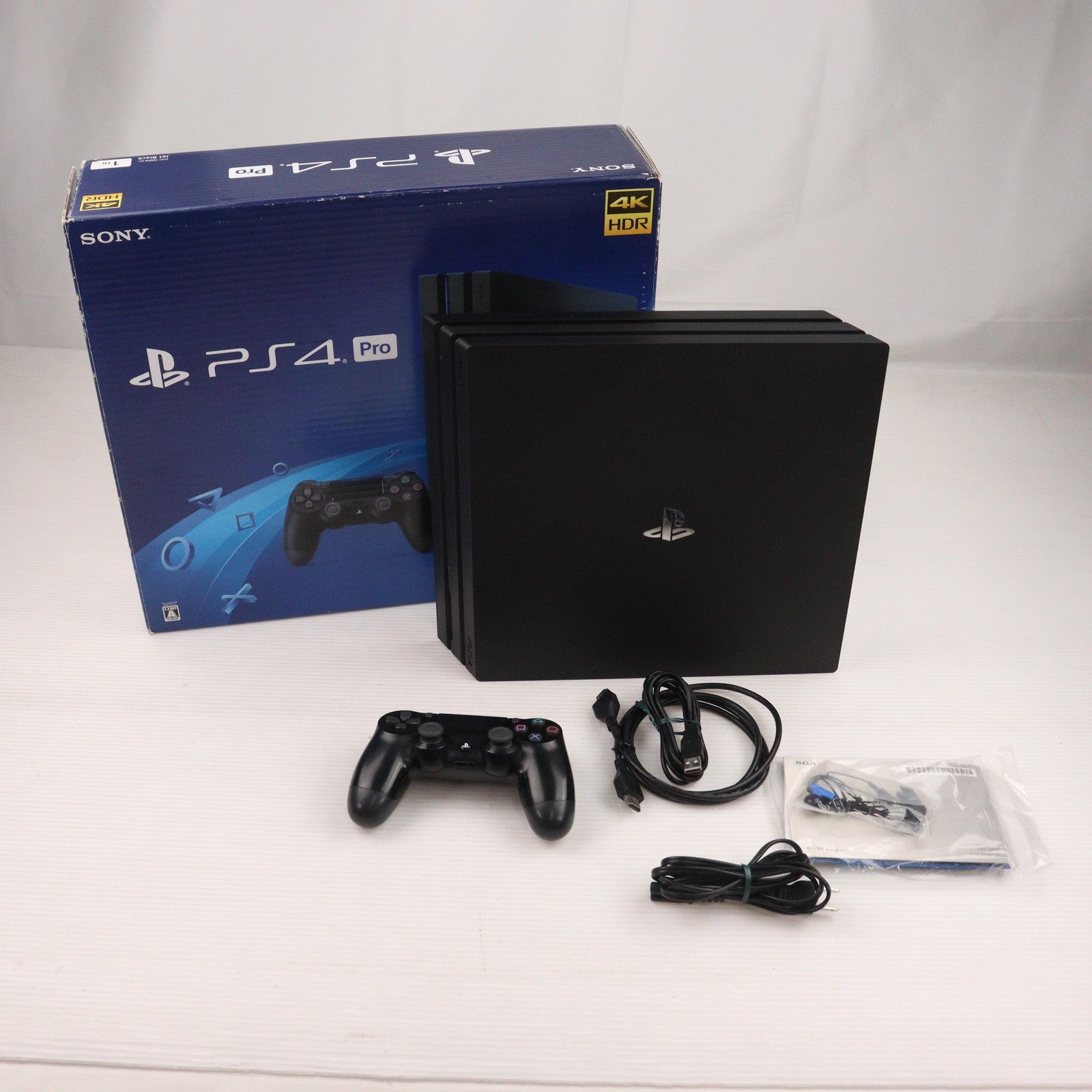 【中古即納】[PS4] (本体) PlayStation 4 Pro(プレイステーション4 プロ) ジェット・ブラック 1TB SIE(CUH-7200BB01)(20180927)