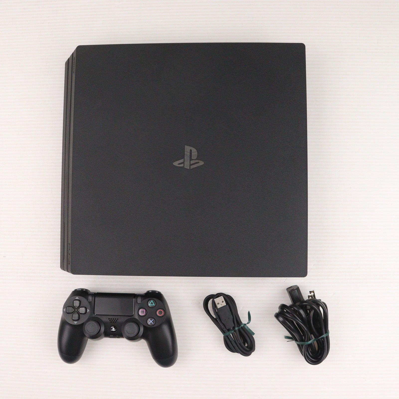 【中古即納】[PS4] (本体) PlayStation 4 Pro(プレイステーション4 プロ) ジェット・ブラック 1TB SIE(CUH-7000BB01)(20161110)