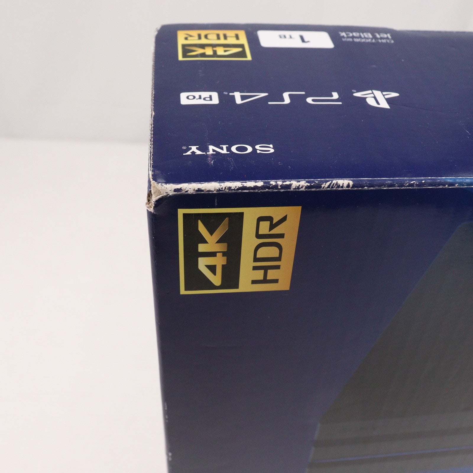 【中古即納】[PS4] (本体) PlayStation 4 Pro(プレイステーション4 プロ) ジェット・ブラック 1TB SIE(CUH-7200BB01)(20180927)