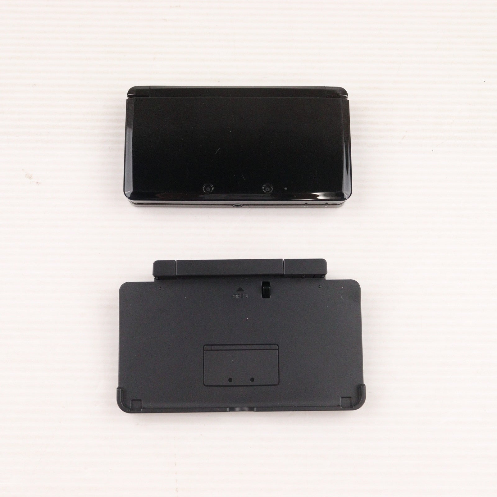【中古即納】[3DS] (本体) ニンテンドー3DS コスモブラック 任天堂(CTR-S-KAAA)(20110226)