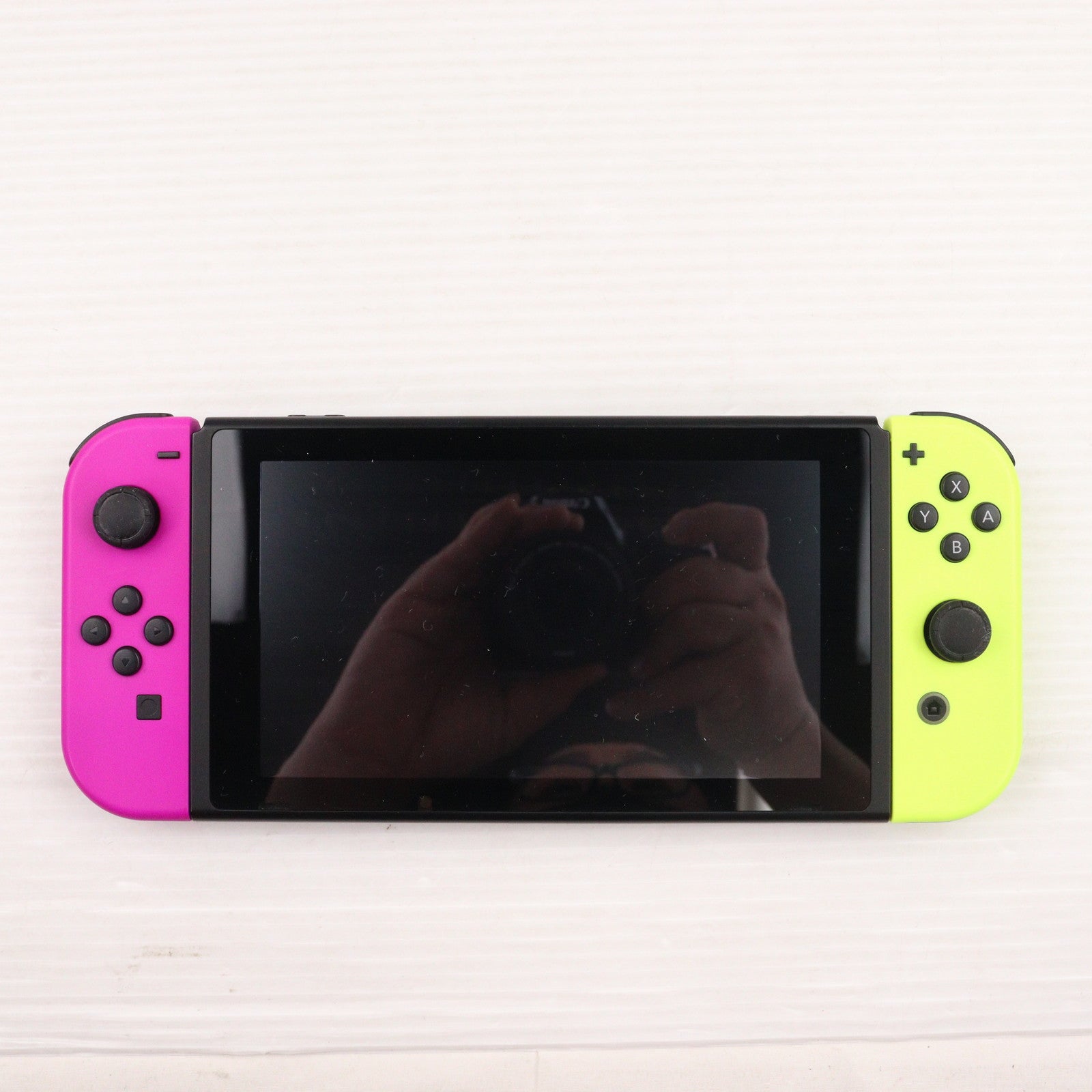 【中古即納】[Switch] (本体) マイニンテンドーストア限定 (新型)Nintendo Switch(ニンテンドースイッチ) カスタマイズ Joy-Con(L) ネオンパープル/(R) ネオンイエロー Joy-Conストラップ ブラック/ブラック 任天堂(HAD-S-KAYAA)(20190830)