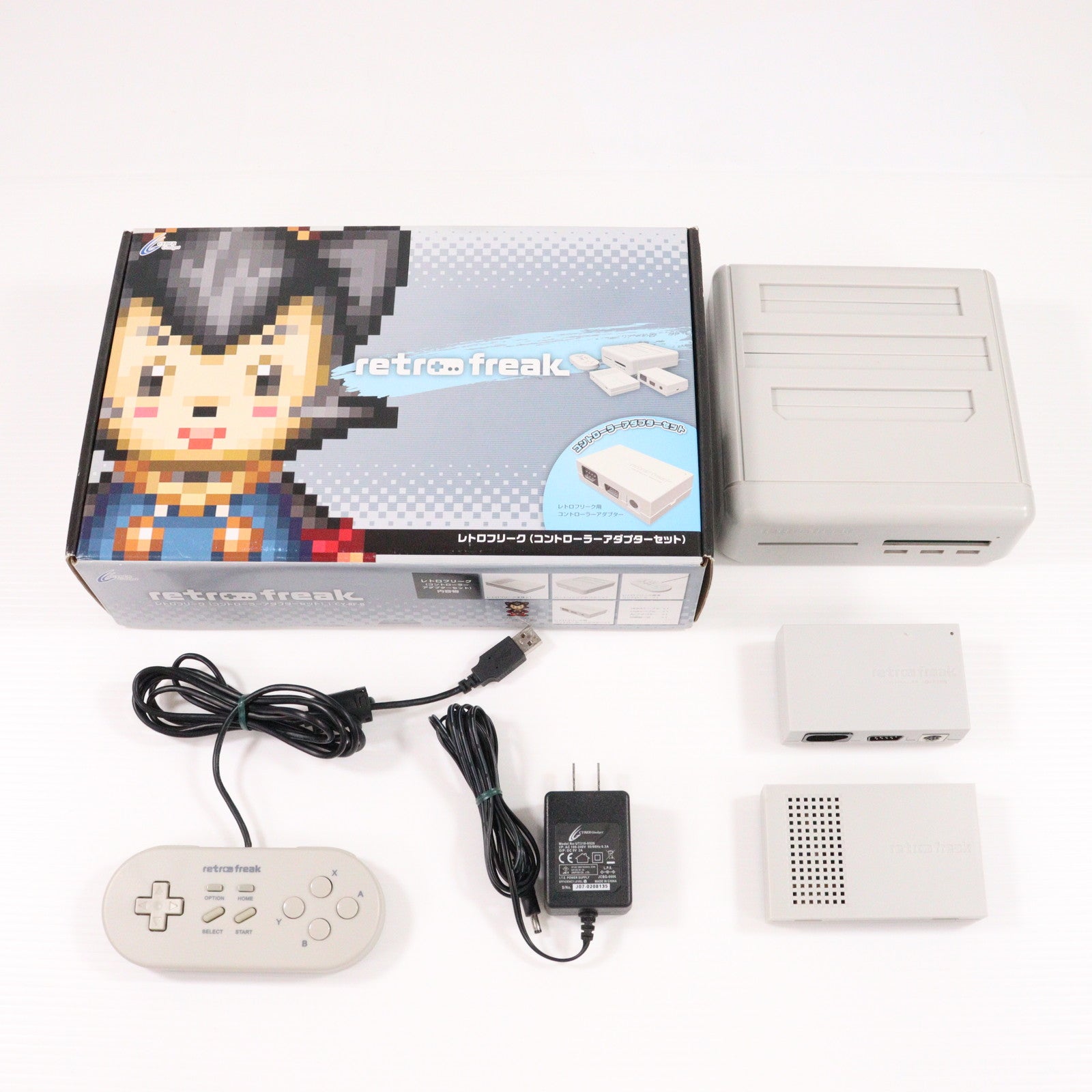 【中古即納】[SFC] (再販)(本体) レトロフリーク(コントローラーアダプターセット) サイバーガジェット(CY-RF-B)(20250214)