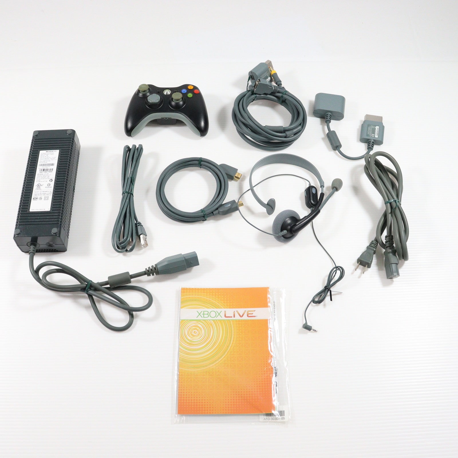 【中古即納】[Xbox360] (本体) Xbox 360 エリート 120GB(HDMI AVケーブル同梱) 日本マイクロソフト(B4J-00128)(20071011)