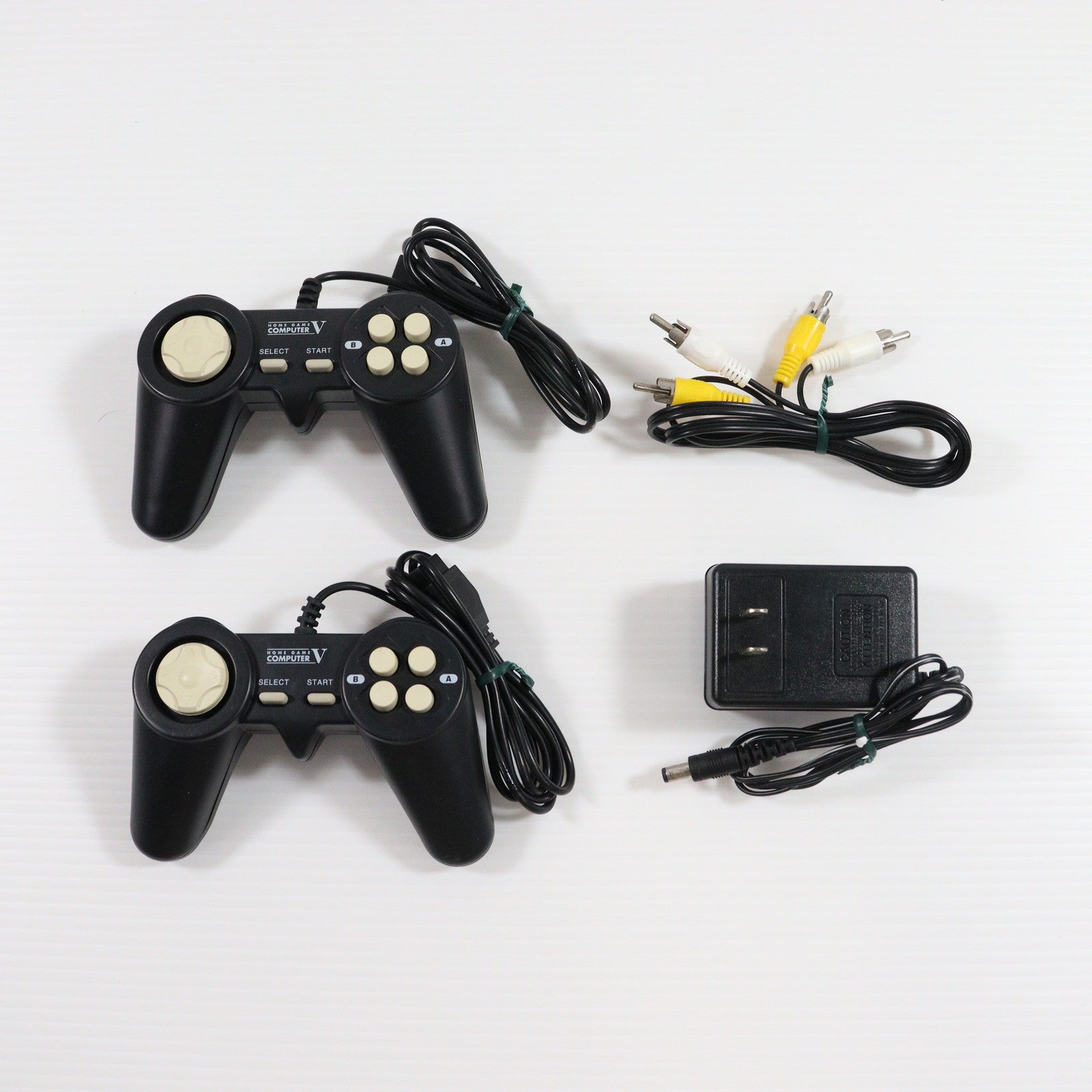 【中古即納】[FC] (本体) HOME GAME COMPUTER V(ホームゲームコンピューター5) ホワイト ファミコン互換機 ワイ・エス・エヌ(19991231)