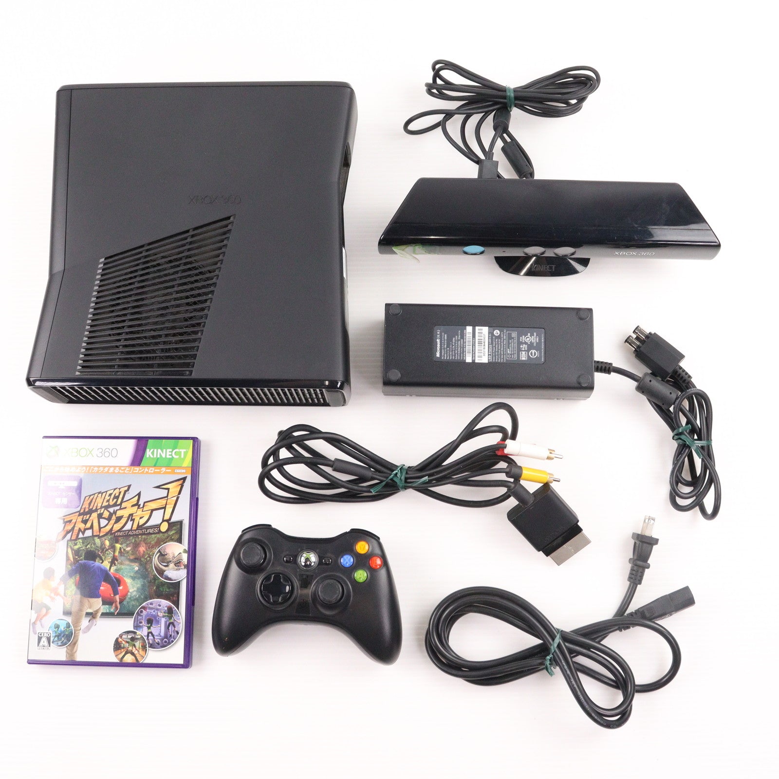 【中古即納】[Xbox360] (本体) Xbox360 4GB+Kinect(4GBプラスキネクト) 日本マイクロソフト(N6V-00016)(20130919)