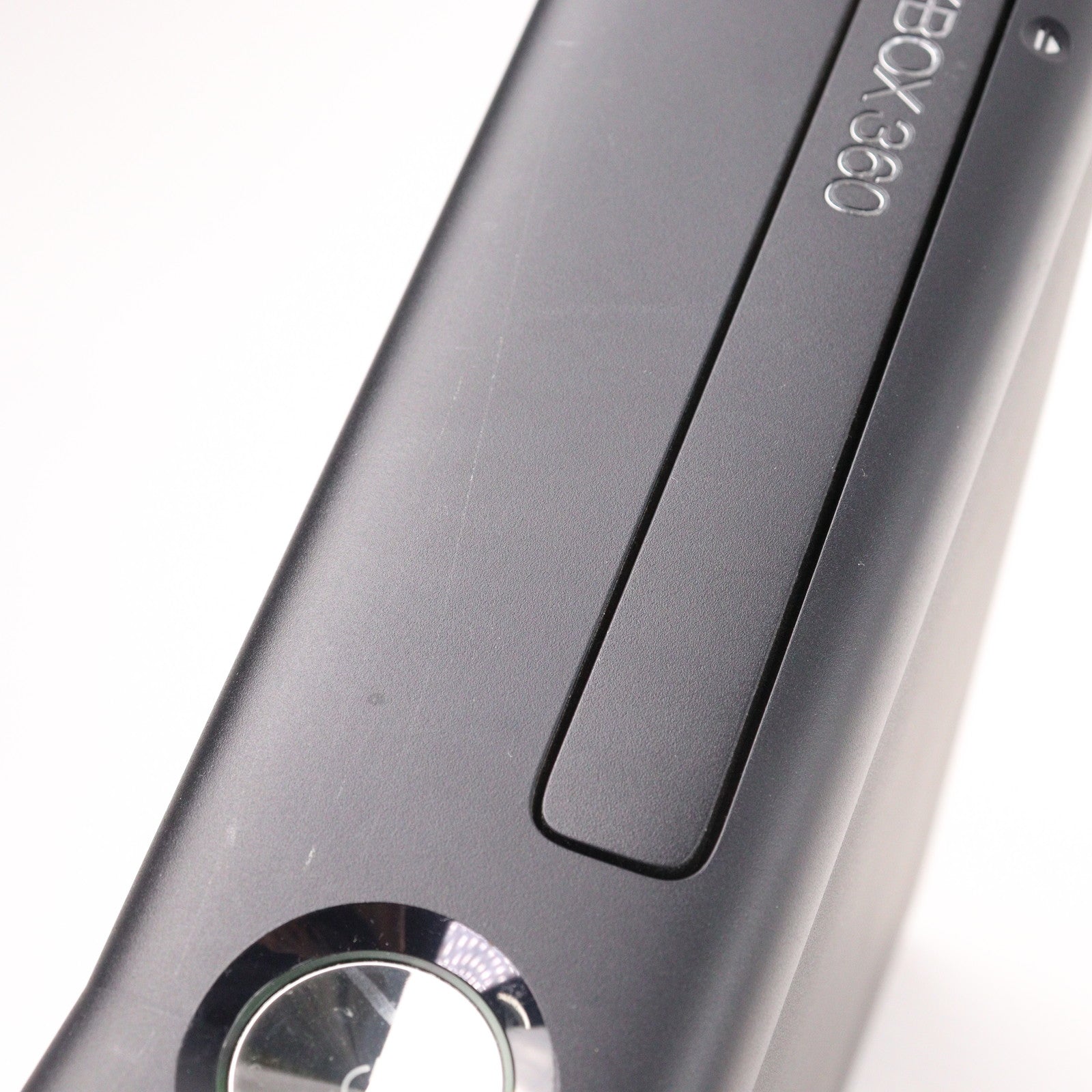 【中古即納】[Xbox360] (本体) Xbox360 4GB+Kinect(4GBプラスキネクト) 日本マイクロソフト(N6V-00016)(20130919)