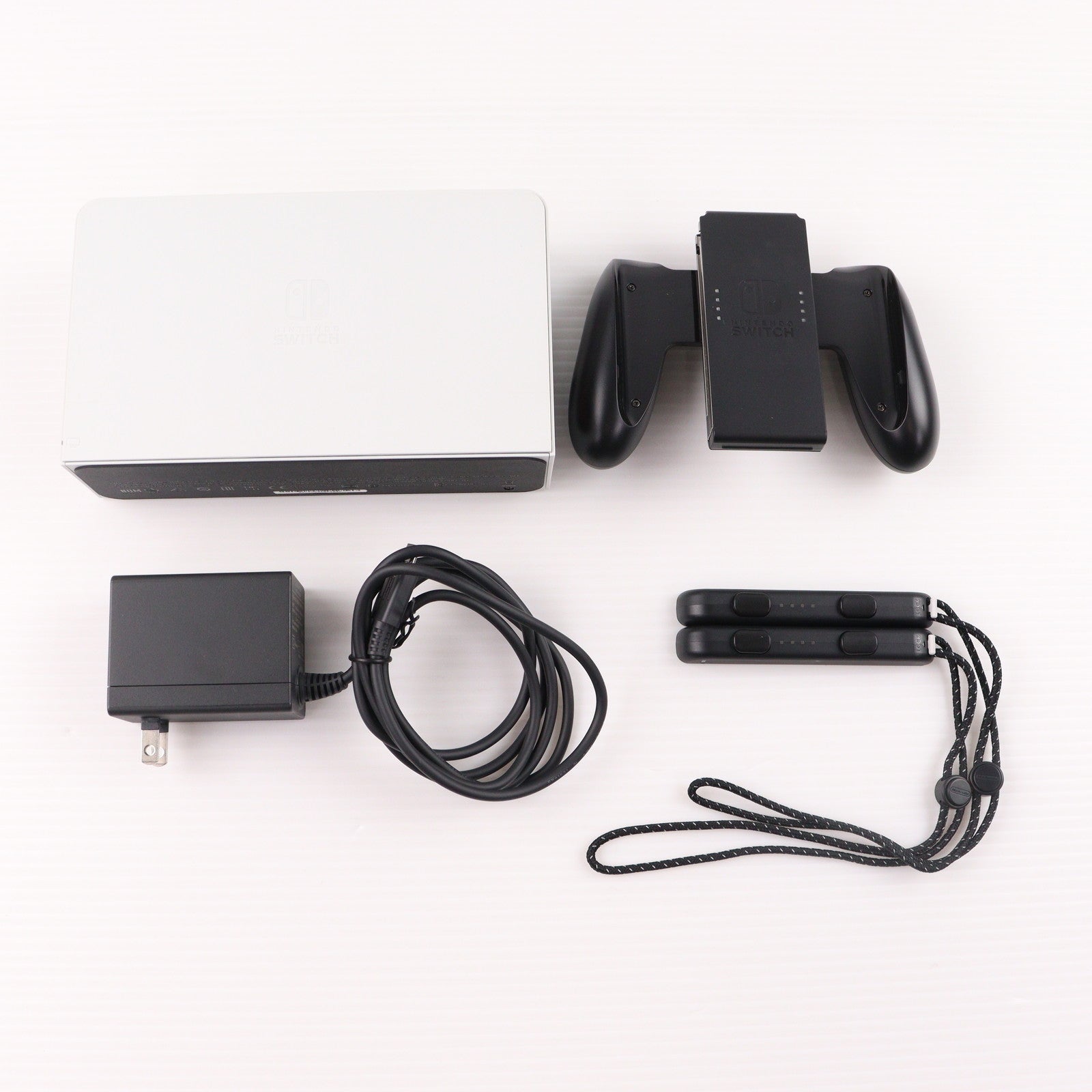 【中古即納】[Switch] (本体) Nintendo Switch(ニンテンドースイッチ) 有機ELモデル Joy-Con(L)/R ホワイト 任天堂(HEG-S-KAAAA)(20211008)