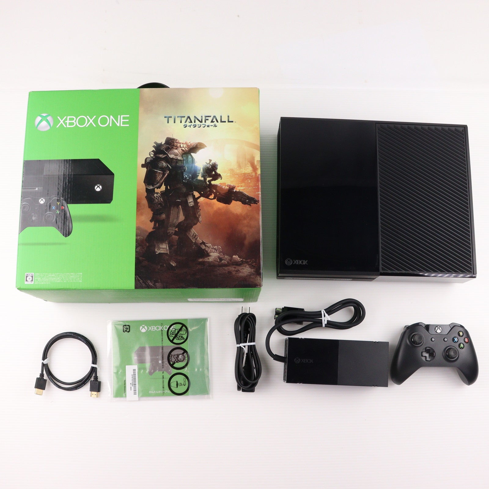 【中古即納】[XboxOne] (本体) Xbox One(タイタンフォール同梱版) 日本マイクロソフト(5C7-00034)(20140904)