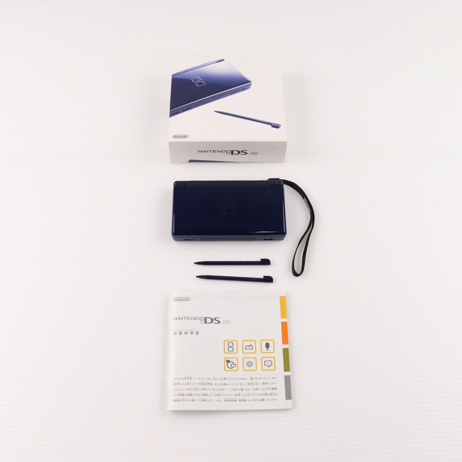 【中古即納】[NDS] (本体) ニンテンドーDS Lite(ライト) エナメルネイビー 任天堂(USG-S-NBA)(20060311)