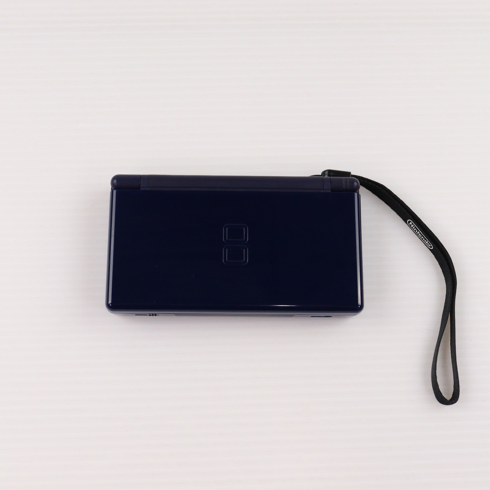 【中古即納】[NDS] (本体) ニンテンドーDS Lite(ライト) エナメルネイビー 任天堂(USG-S-NBA)(20060311)